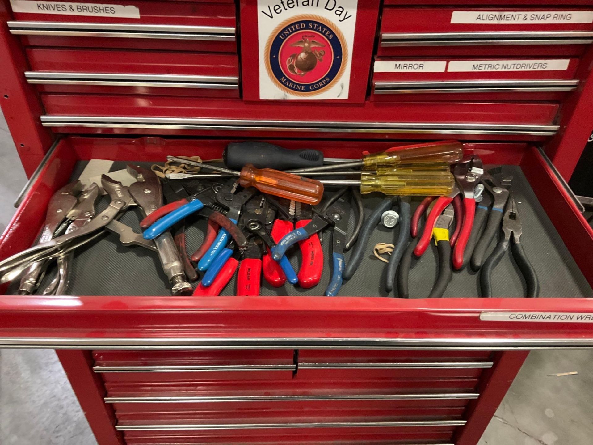 INDUSTRIAL PARTS CABINET / TOOL BOX ON WHEELS WITH CONTENTS , APPROX 30€ W x 18€ L x 60€ T - Image 8 of 13