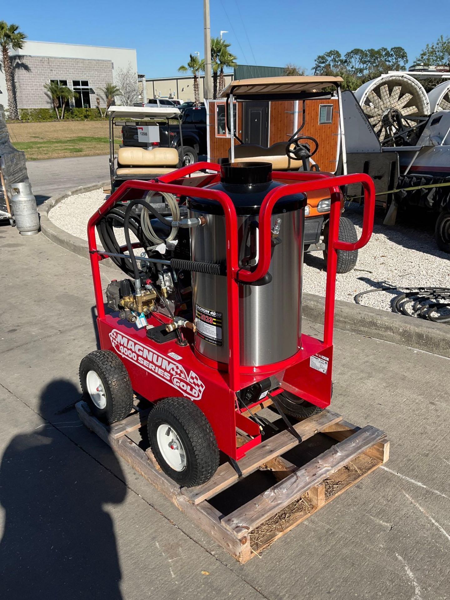 UNUSED 2023 MAGNUM 4000 SERIES GOLD HOT WATER PRESSURE WASHER,DIESEL GAS POWER - Image 2 of 12