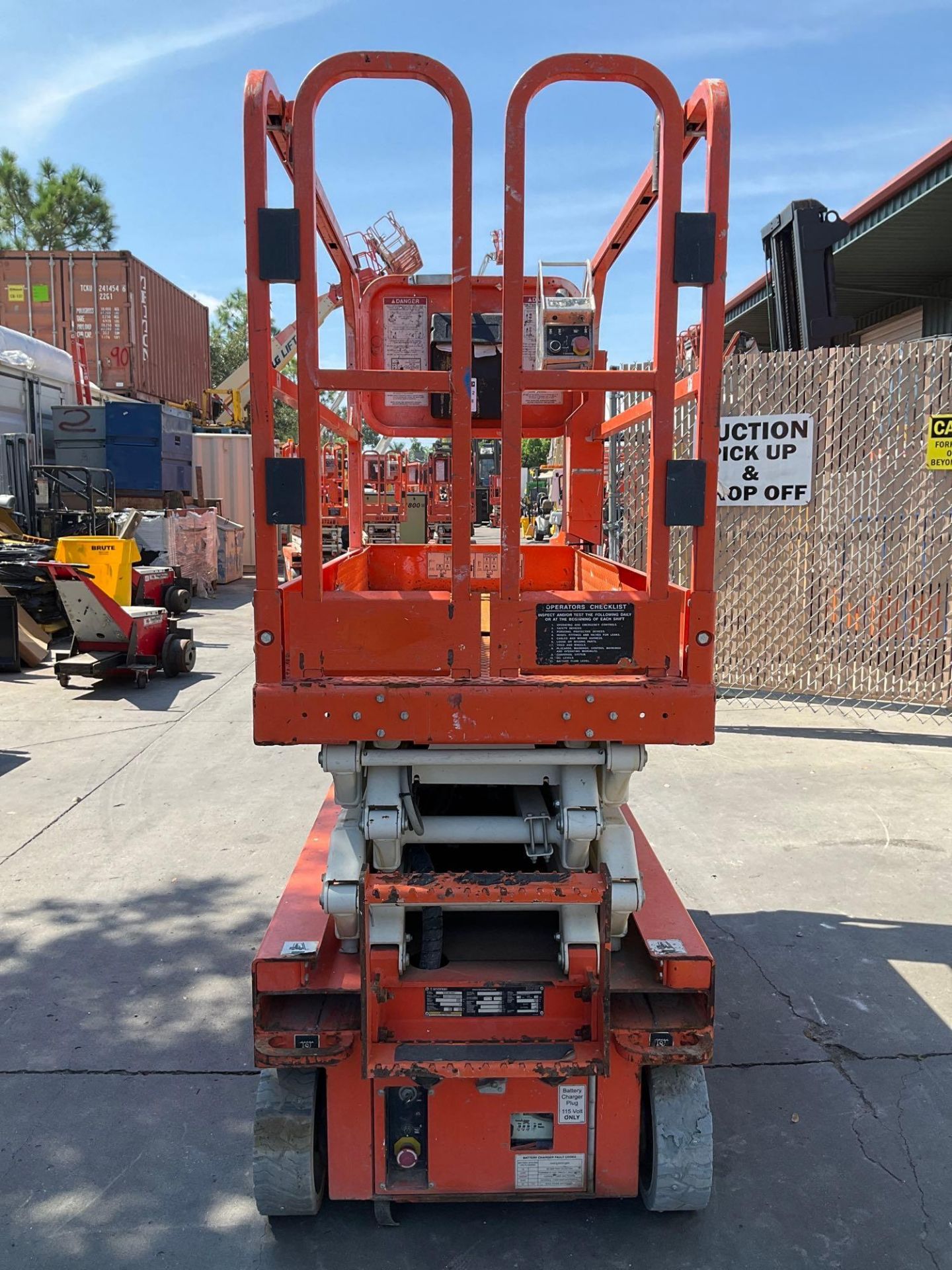 2015 SNORKEL SCISSOR LIFT MODEL S3219E ANSI , ELECTRIC, APPROX MAX PLATFORM HEIGHT 19FT, NON MARK... - Image 8 of 12