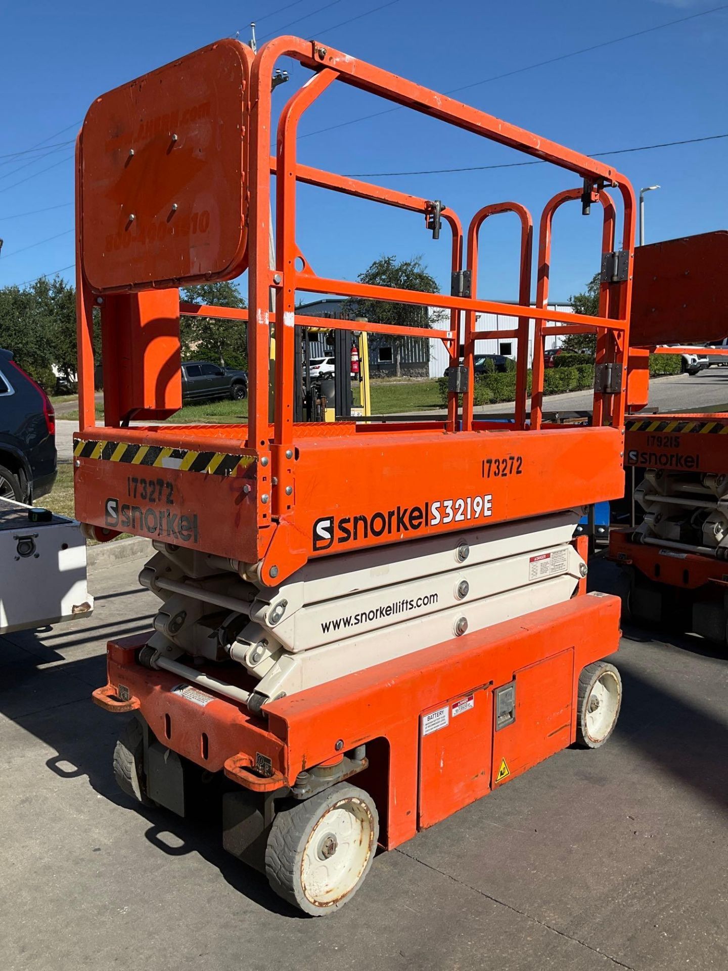 2016 SNORKEL SCISSOR LIFT MODEL S3219E ANSI , ELECTRIC, APPROX MAX PLATFORM HEIGHT 19FT, NON MARK... - Image 5 of 12