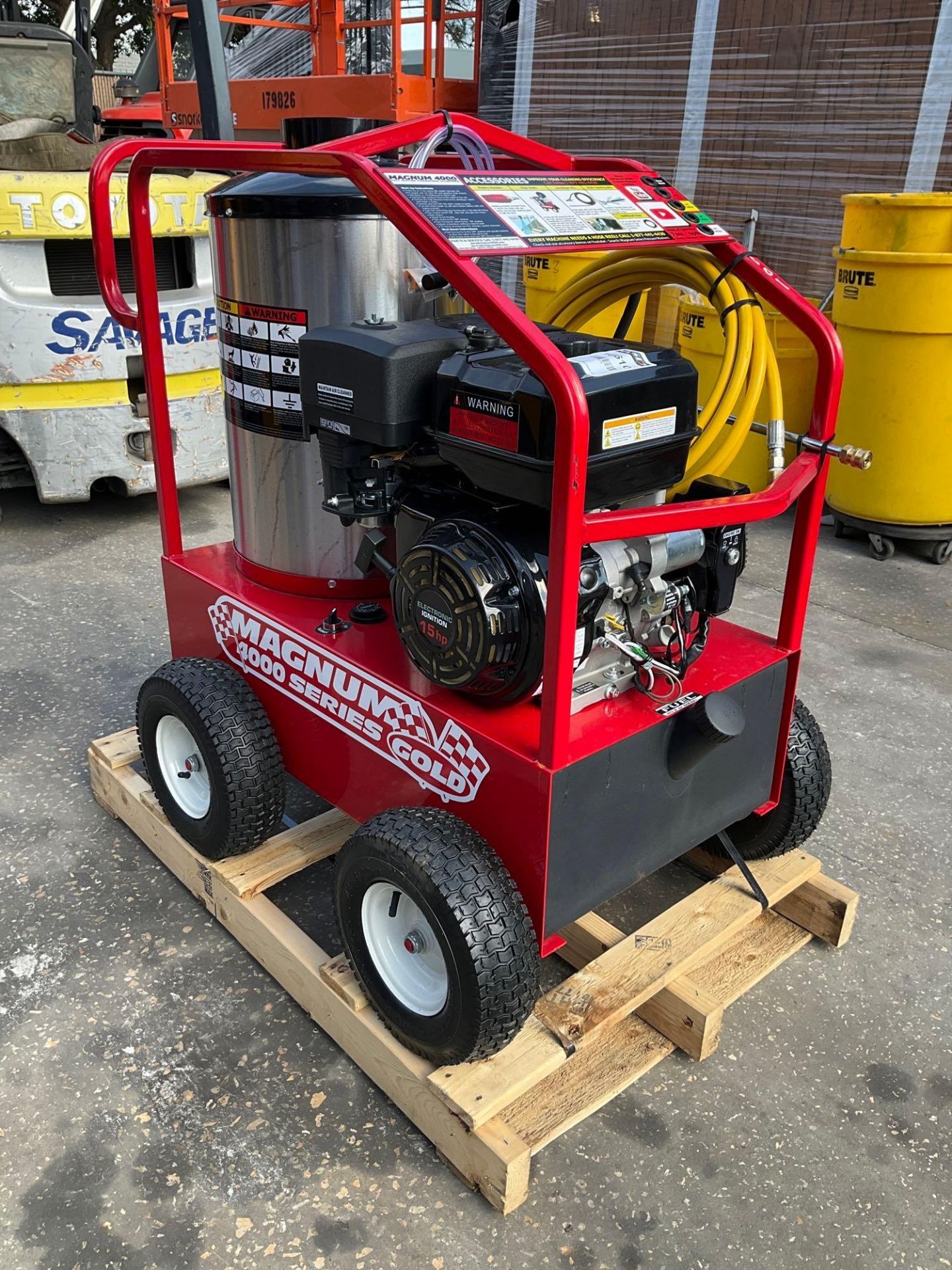 UNUSED 2023 MAGNUM 4000 SERIES GOLD HOT WATER PRESSURE WASHER,DIESEL GAS POWER, ELECTRIC START, A...