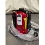 UNUSED ATE PRO USA 20 TON AIR HYDRAULIC BOTTLE JACK, APPROX 44,000LBS MAX CAPACITY