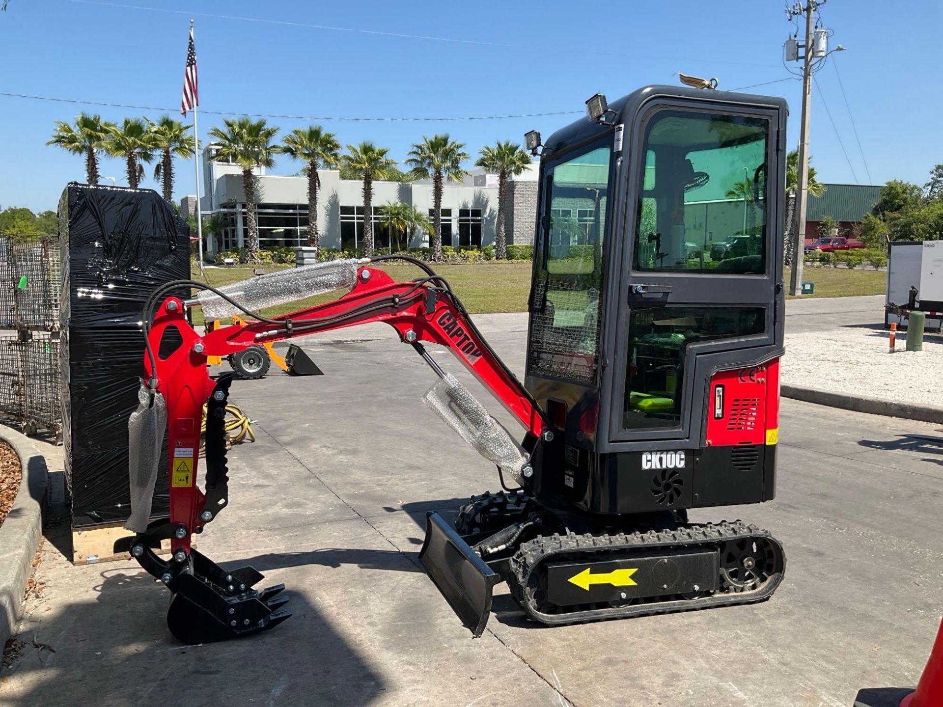 UNUSED 2024 CAPTOK MINI CRAWLER EXCAVATOR MODEL CK10C, GAS POWERED, ENCLOSED CAB, RUBBER TRACKS, ... - Image 2 of 17