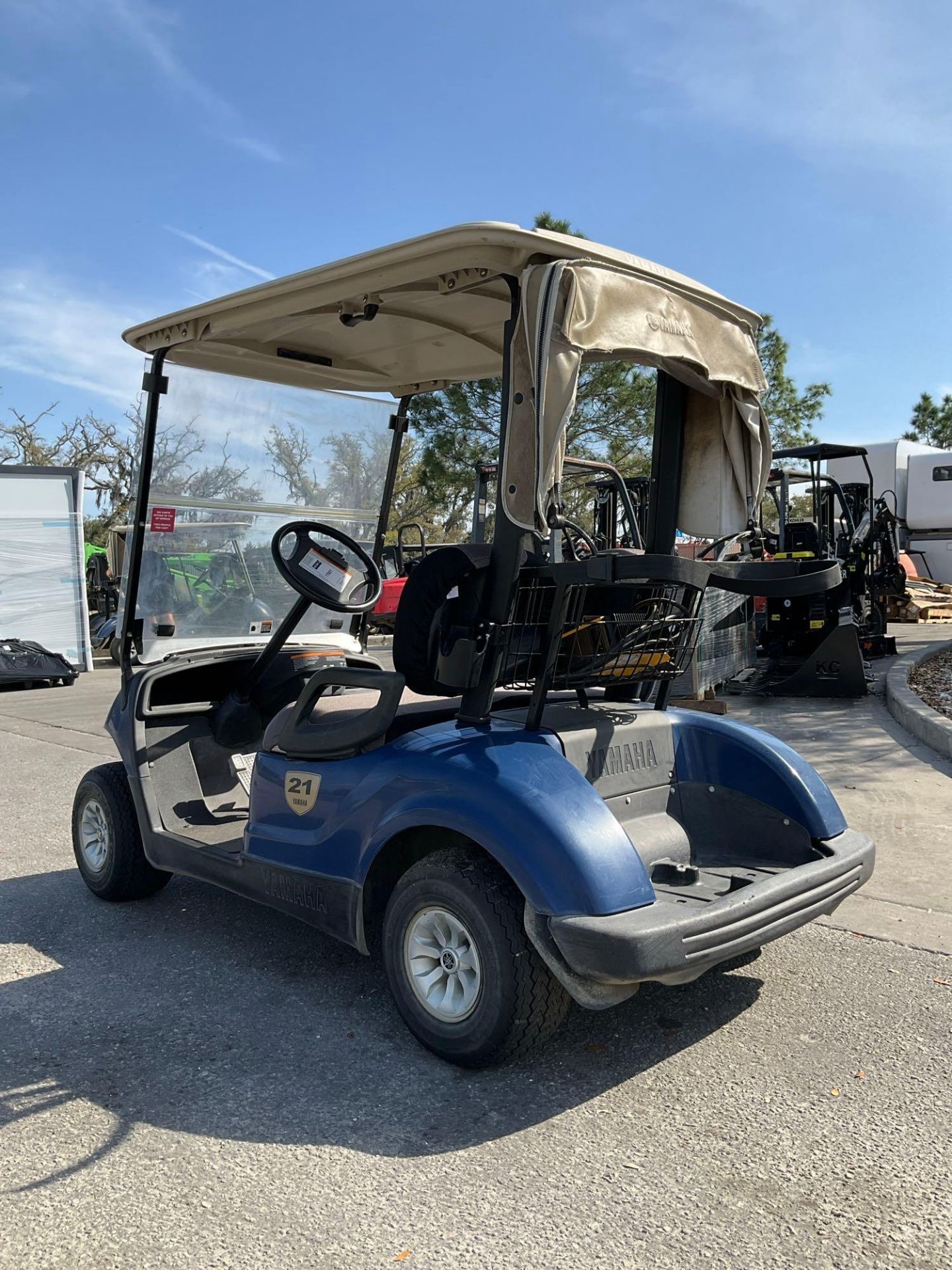2015 YAMAHA GOLF CART MODEL YDREX5, ELECTRIC, 48VOLTS, BILL OF SALE ONLY , BATTERY CHARGER INCLUD... - Image 6 of 12