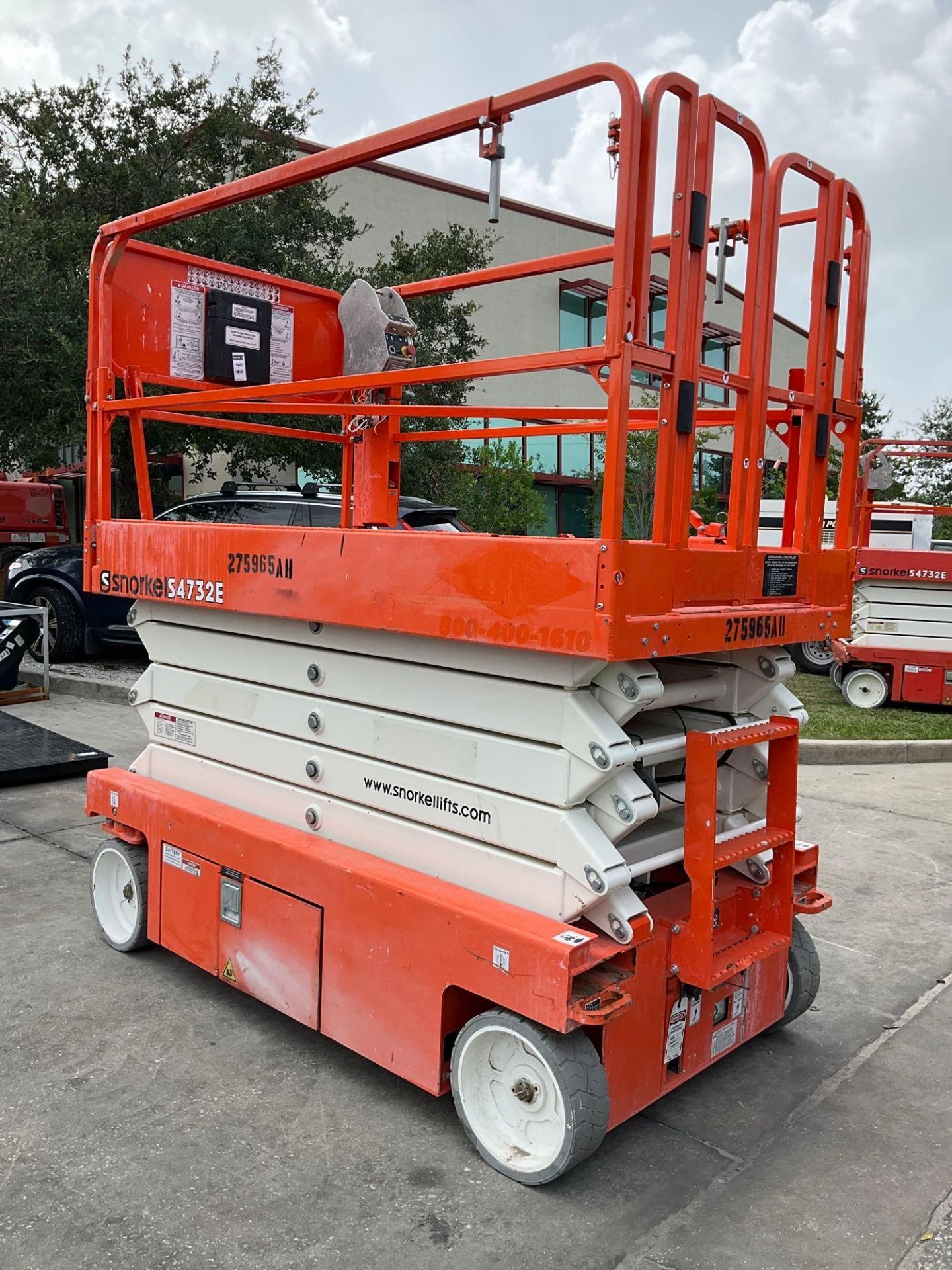 2021 SNORKEL SCISSOR LIFT MODEL S4732E ANSI