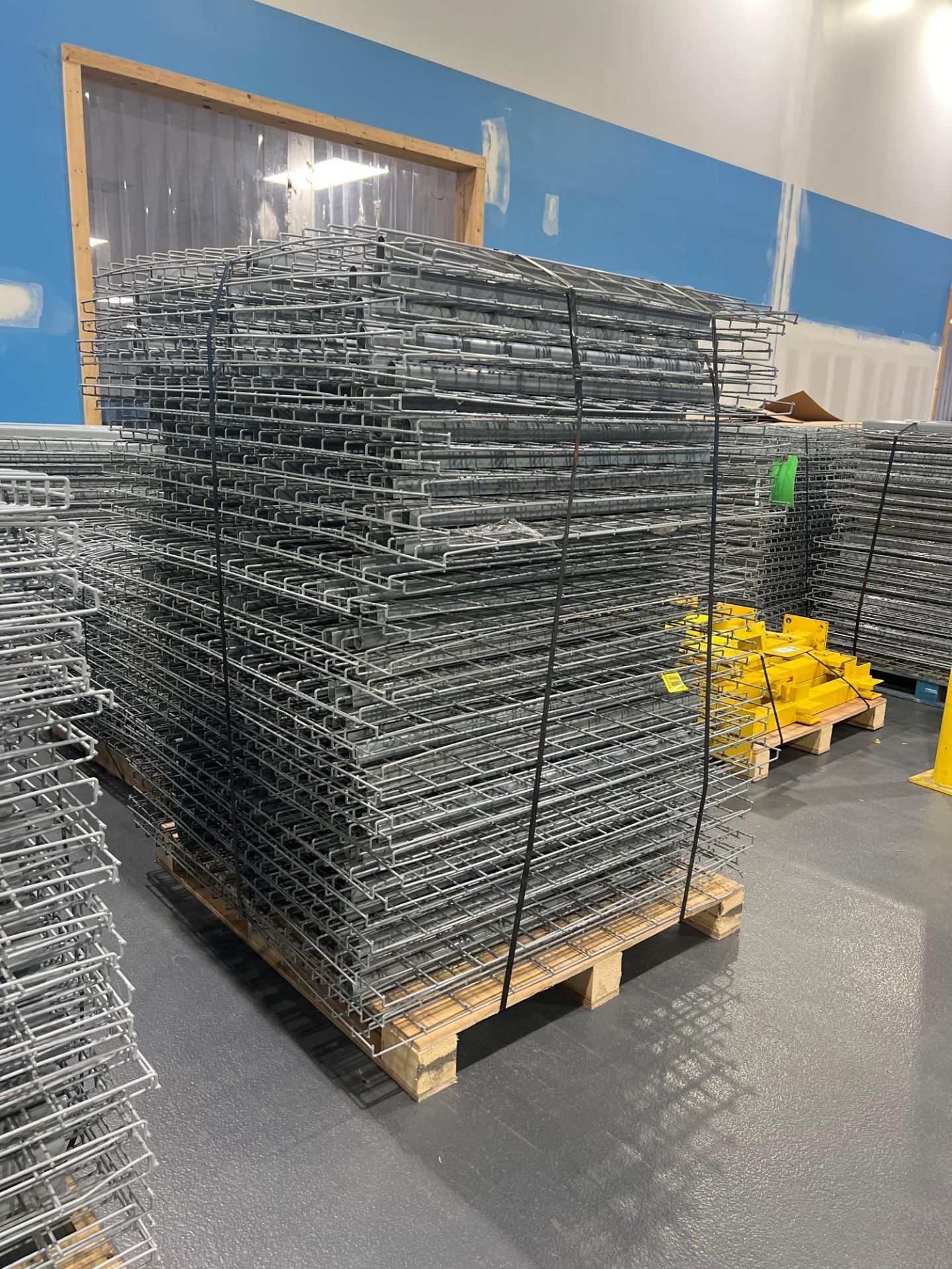 PALLET OF APPROX. 55 WIRE GRATES FOR PALLET RACKING, APPROX. DIMENSIONS 43" X 45" - Image 3 of 4