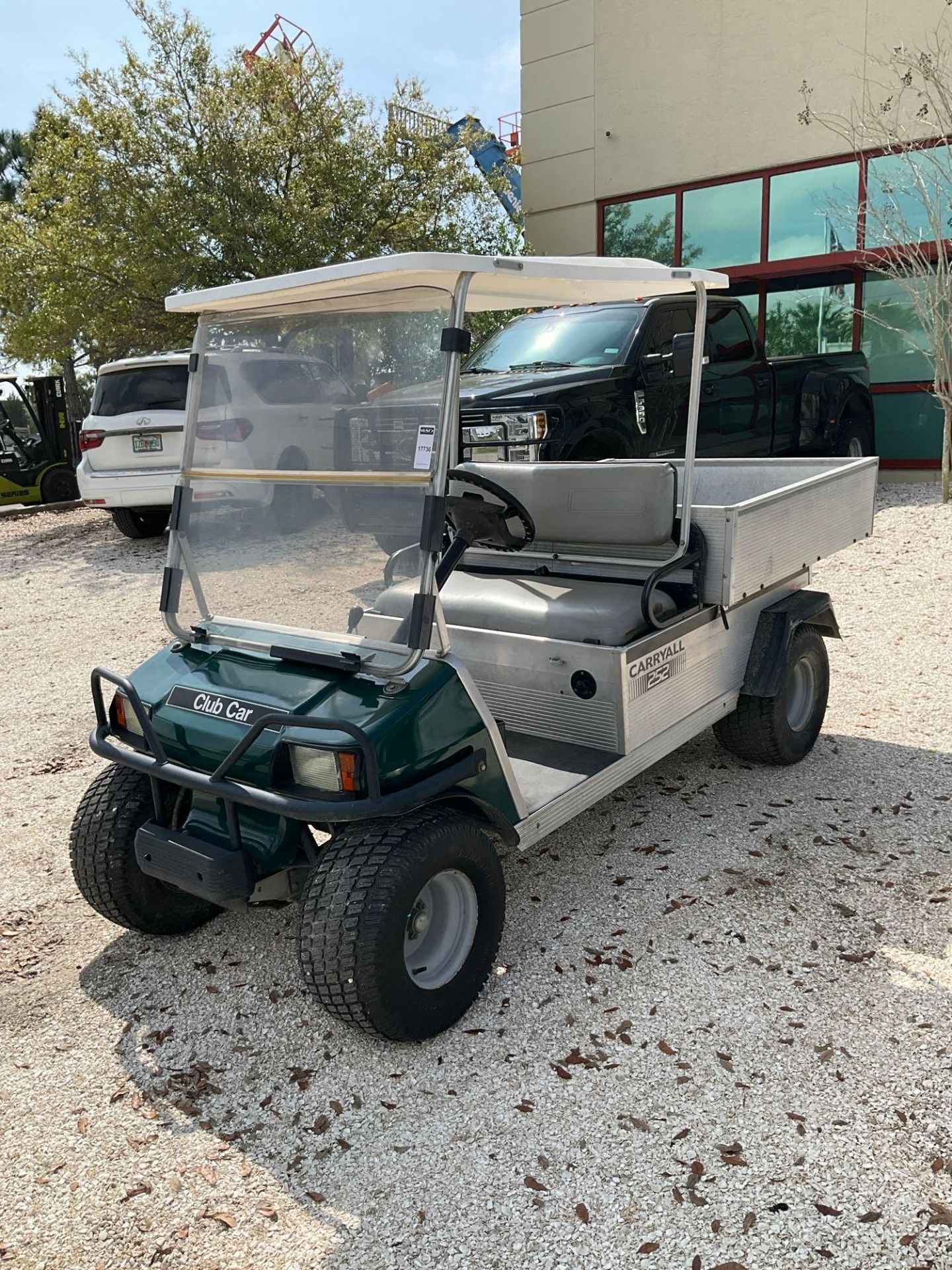 CLUB CAR CARRYALL 252 , GAS POWERED, MANUAL DUMP BED, HITCH , BILL OF SALE ONLY, RUNS & DRIVES - Image 7 of 13