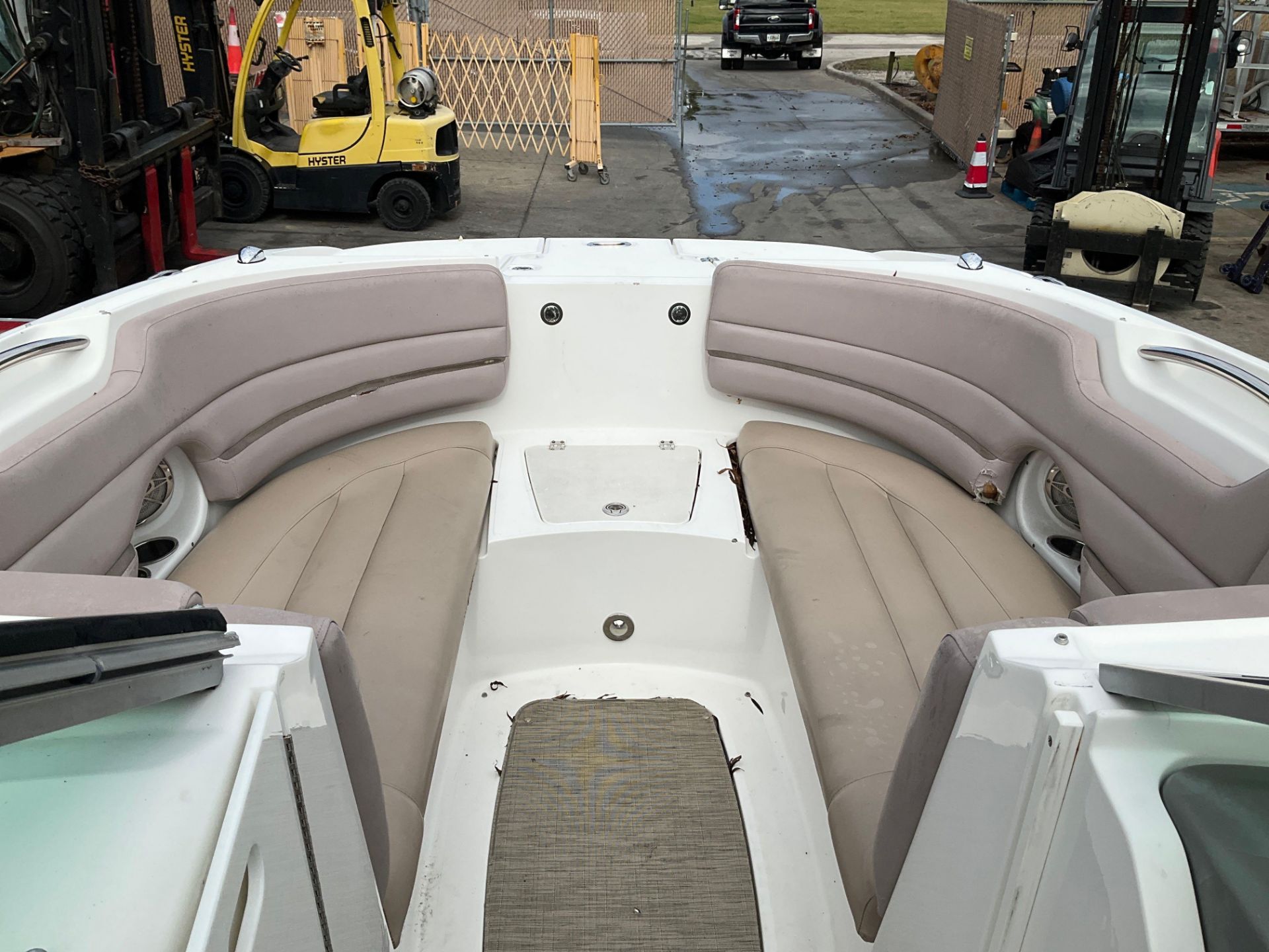 2014 HURRICANE SUNDECK 2699 BOAT WITH 2023 CONTINENTAL TRAILER & 2014 YAMAHA - Image 14 of 47