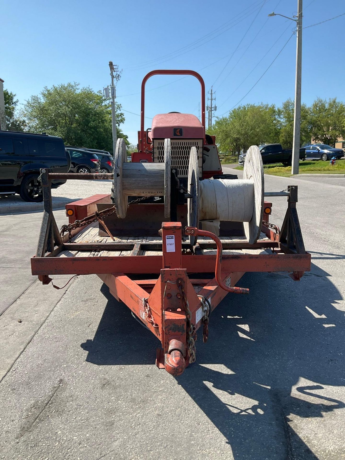 DITCH WITCH RT40 RIDE ON TRENCHER WITH DUAL AXLE UTILITY TRAILER, NEW BATTERY, LOW HOURS, RUNS & ... - Image 8 of 23