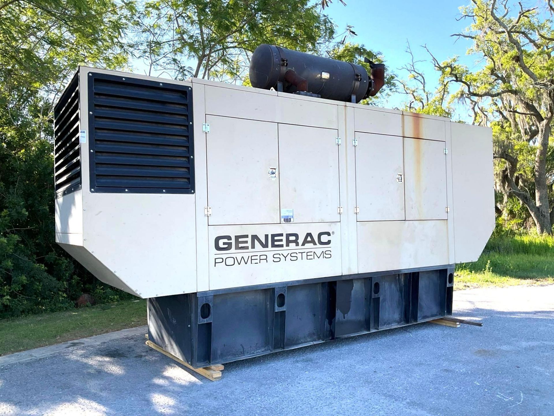 GENERAC 500KW DIESEL GENERATOR, APPROX 230€ L x 63€ DEEP, MUFFLER WILL BE REMOVED FOR TRANSPORT