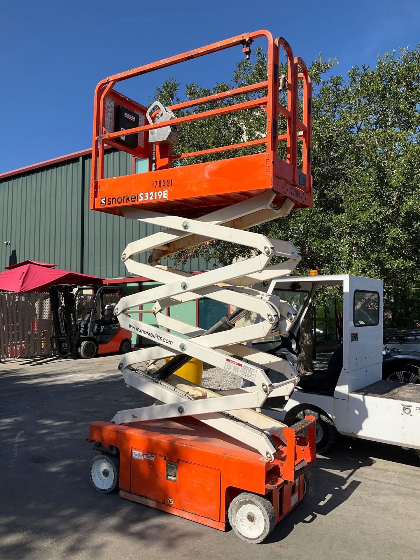 2016 SNORKEL SCISSOR LIFT MODEL S3219E ANSI , ELECTRIC, APPROX MAX PLATFORM HEIGHT 19FT, NON MARK...