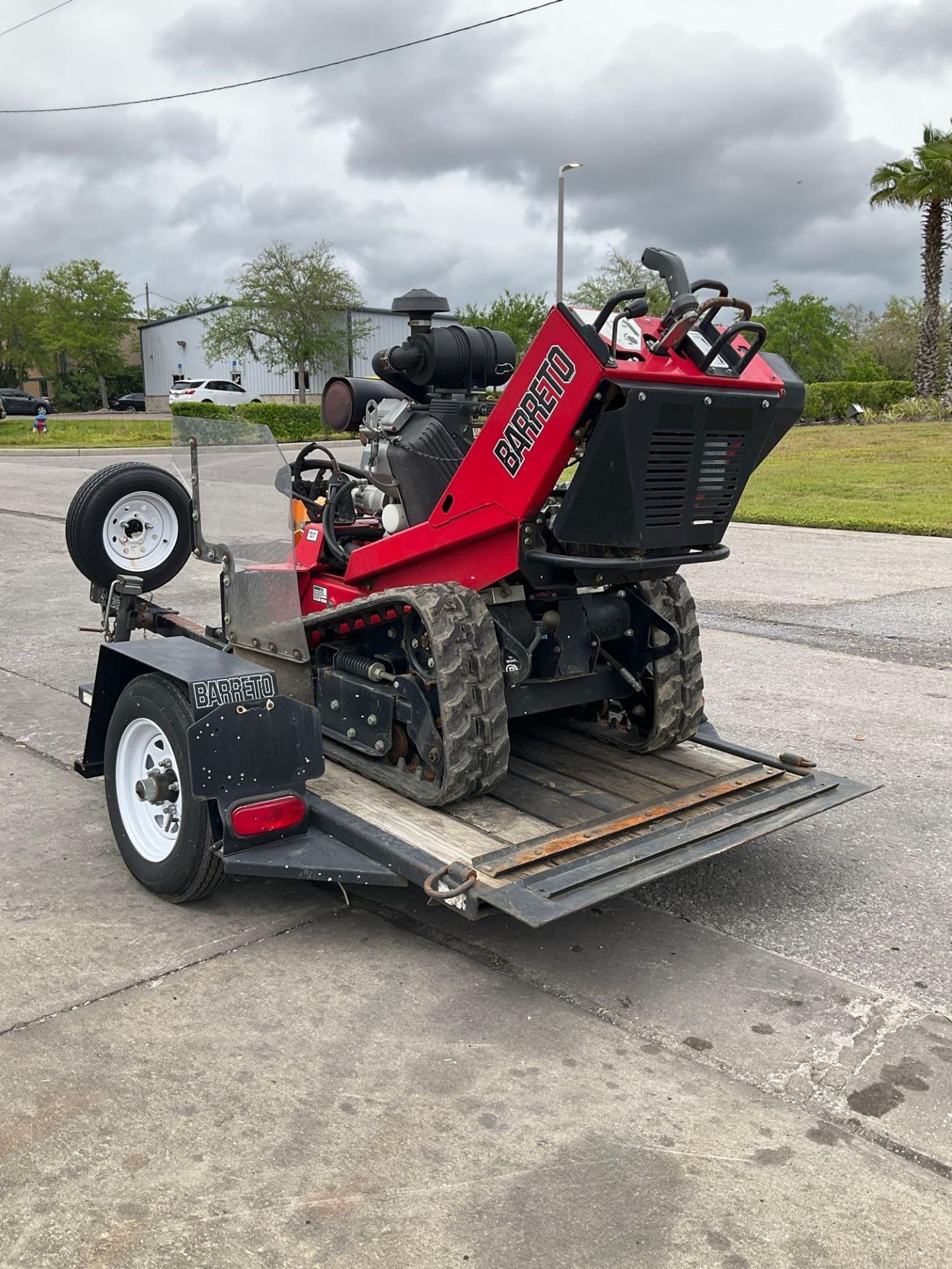 2018 BARRETO E30SGB WALK BEHIND CRAWLER STUMP GRINDER WITH TRAILER, RUBBER TRACKS, BILL OF SALE O... - Image 3 of 24