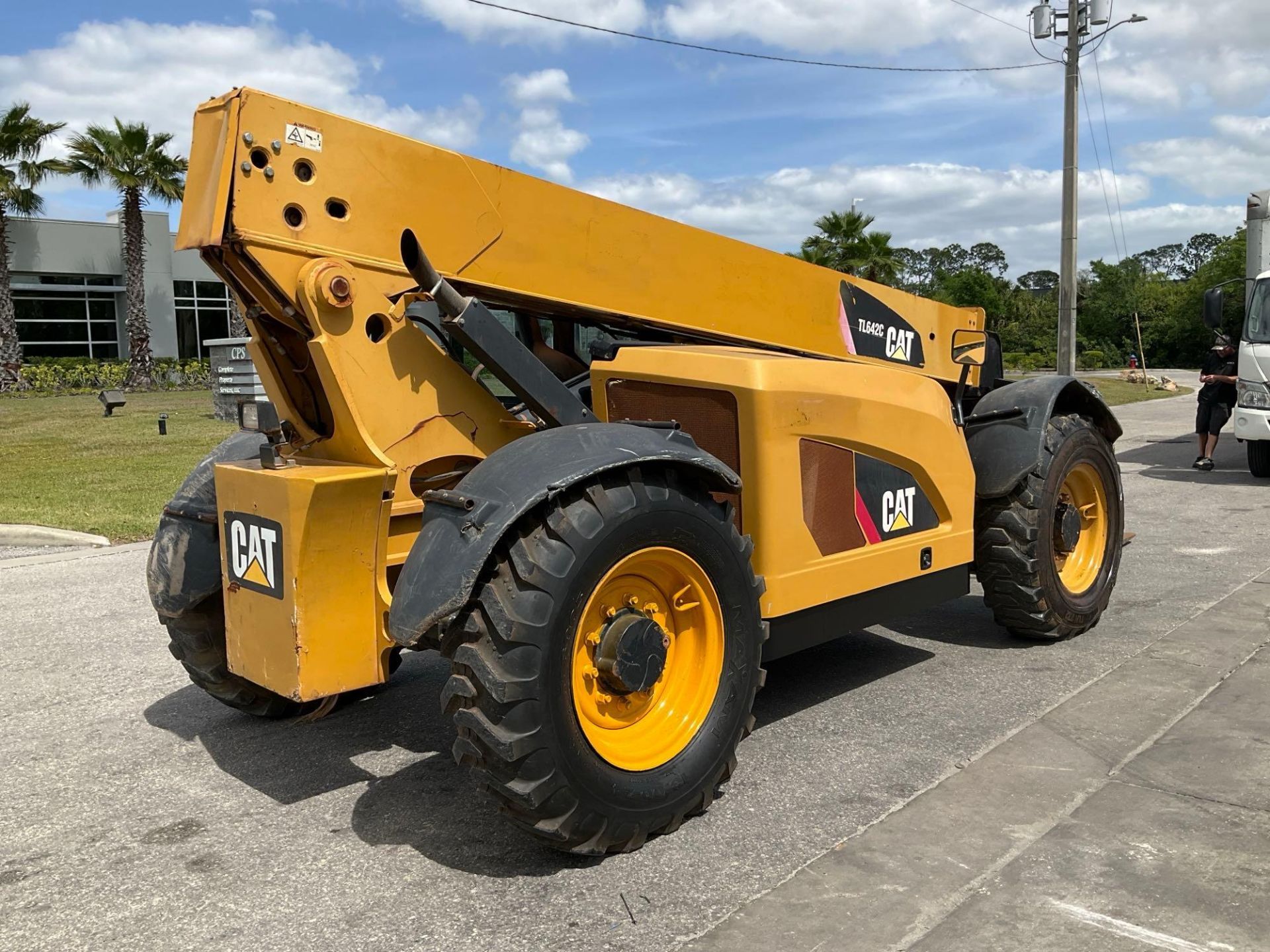 CATERPILLAR TELESCOPIC FORKLIFT MODEL TL642C - Image 3 of 23