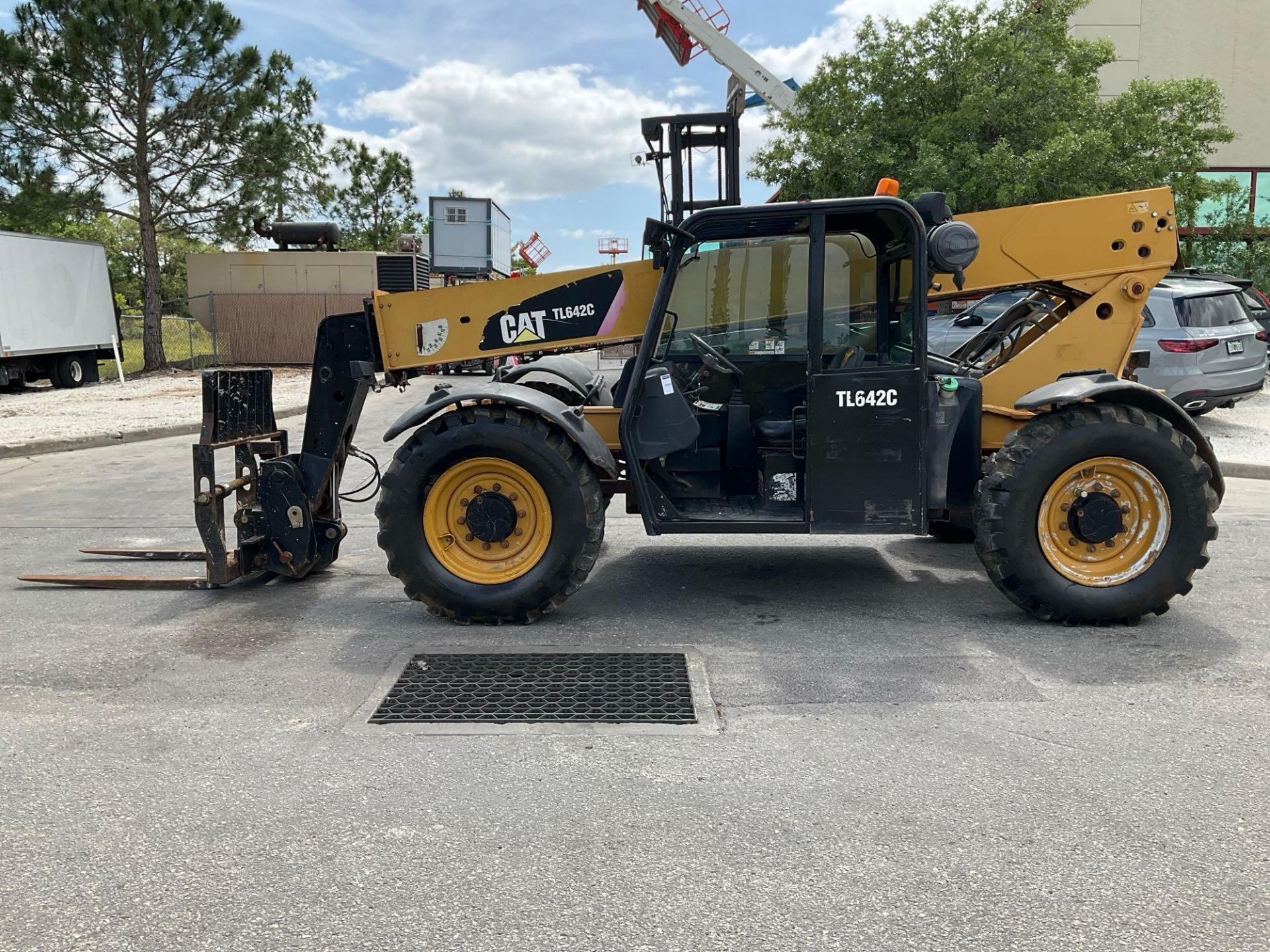 CATERPILLAR TELESCOPIC FORKLIFT MODEL TL642C - Image 6 of 23