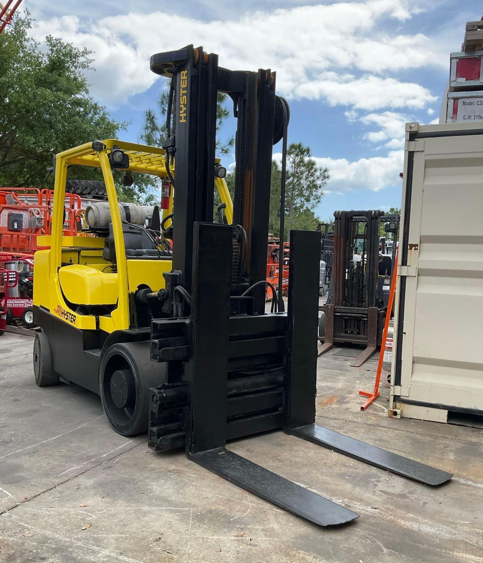 HYSTER FORKLIFT MODEL S155FT