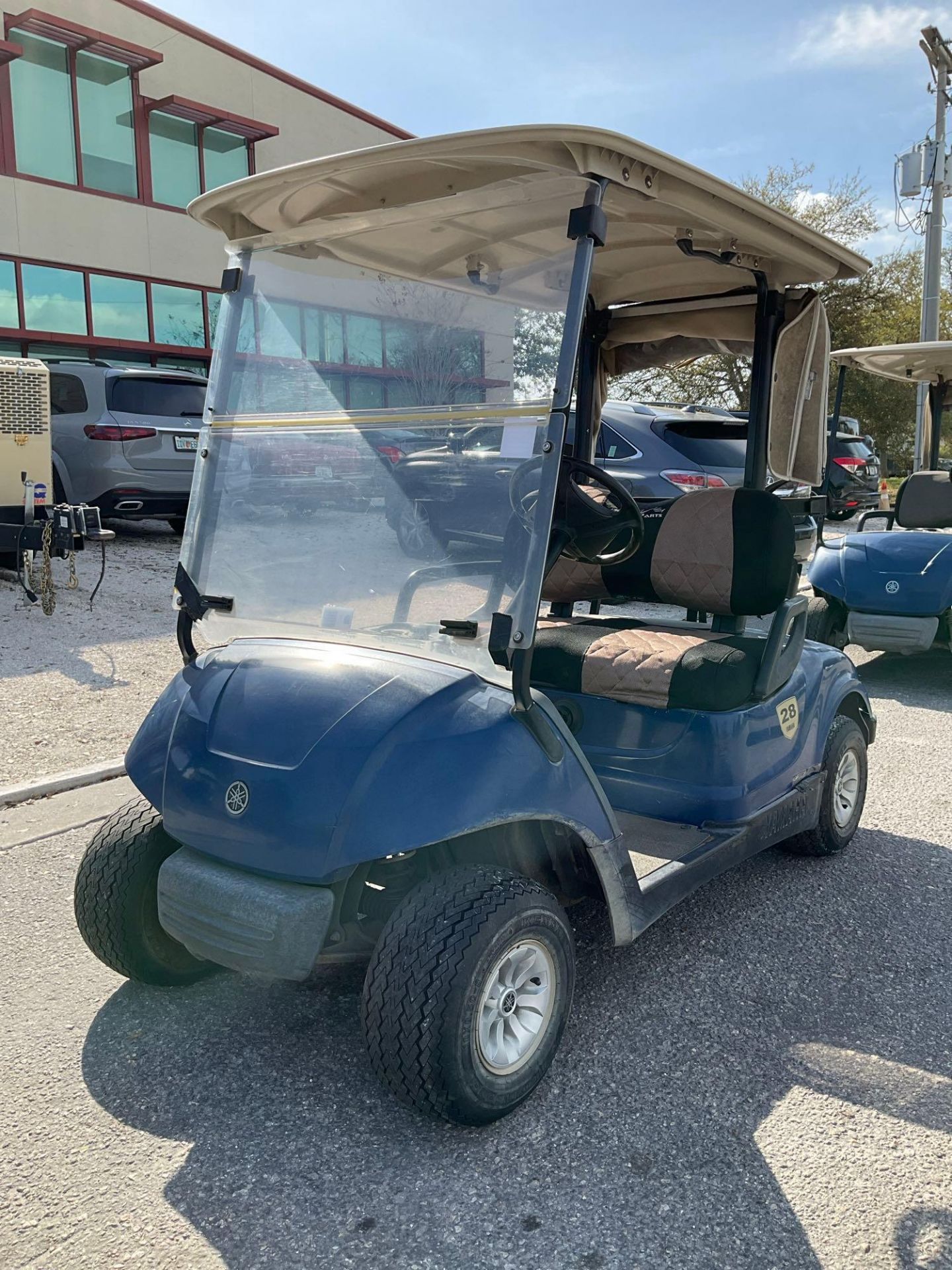 2015 YAMAHA GOLF CART MODEL YDREX5, ELECTRIC, 48VOLTS, BILL OF SALE ONLY , BATTERY CHARGER INCLUD... - Image 8 of 13