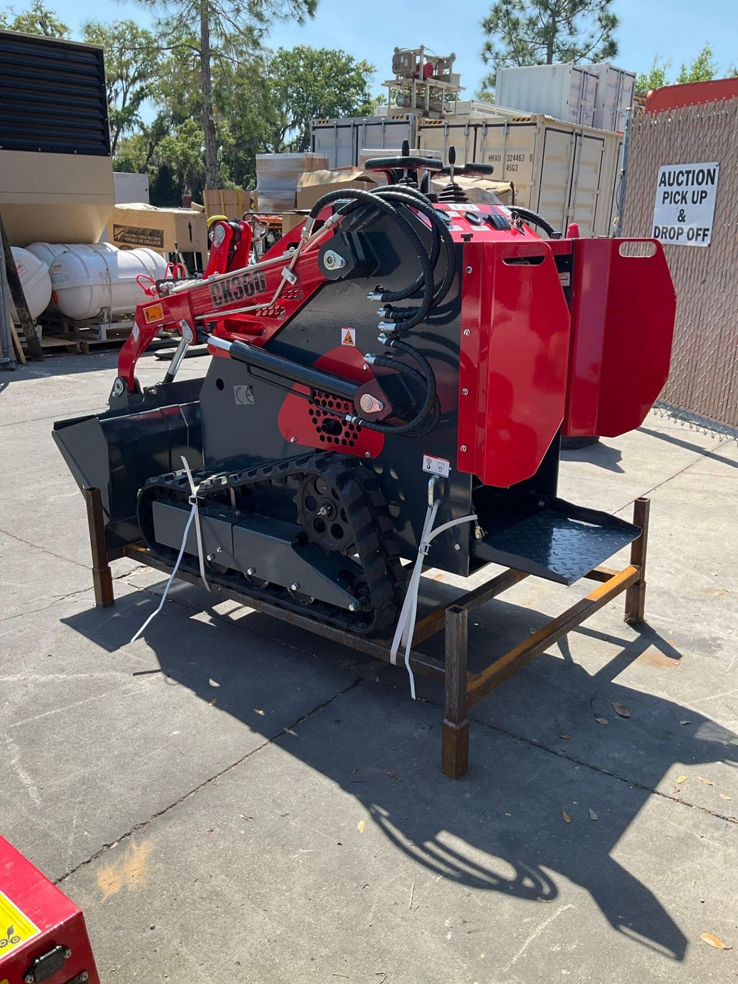 UNUSED 2024 CK360 SKID STEER LOADER, GAS POWER, APPROX 13.5 HP, RUBBER TRACK - Image 6 of 11