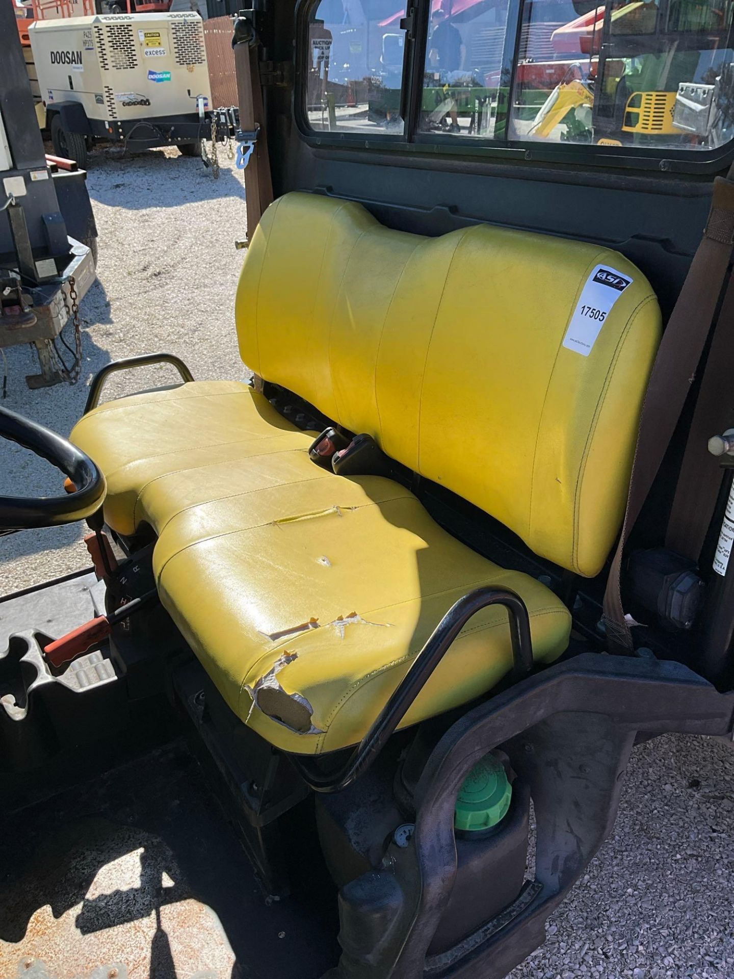 JOHN DEERE GATOR UTV MODEL HPX 815E, DIESEL, 4WD, MANUEL DUMP BED , HITCH, RUNS & OPERATES - Image 10 of 14