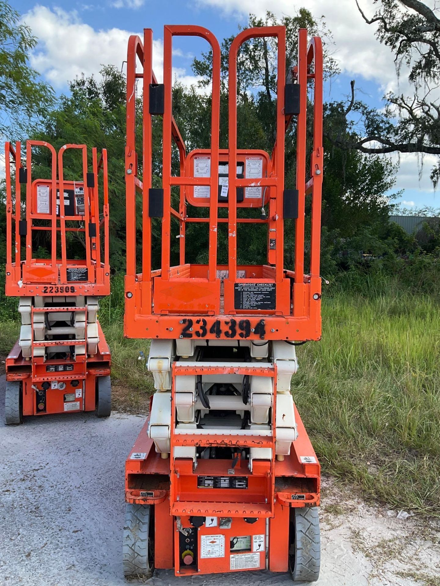 2019  SNORKEL SCISSOR LIFT MODEL S3226E ANSI , ELECTRIC, APPROX MAX PLATFORM HEIGHT 26FT, NON MAR... - Image 7 of 9