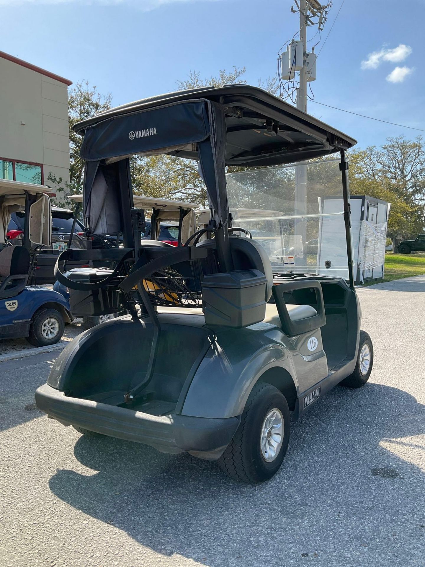 2019 YAMAHA GOLF CART MODEL DR2E19, ELECTRIC, 48VOLTS, BILL OF SALE ONLY , BATTERY CHARGER INCLUD... - Image 5 of 13