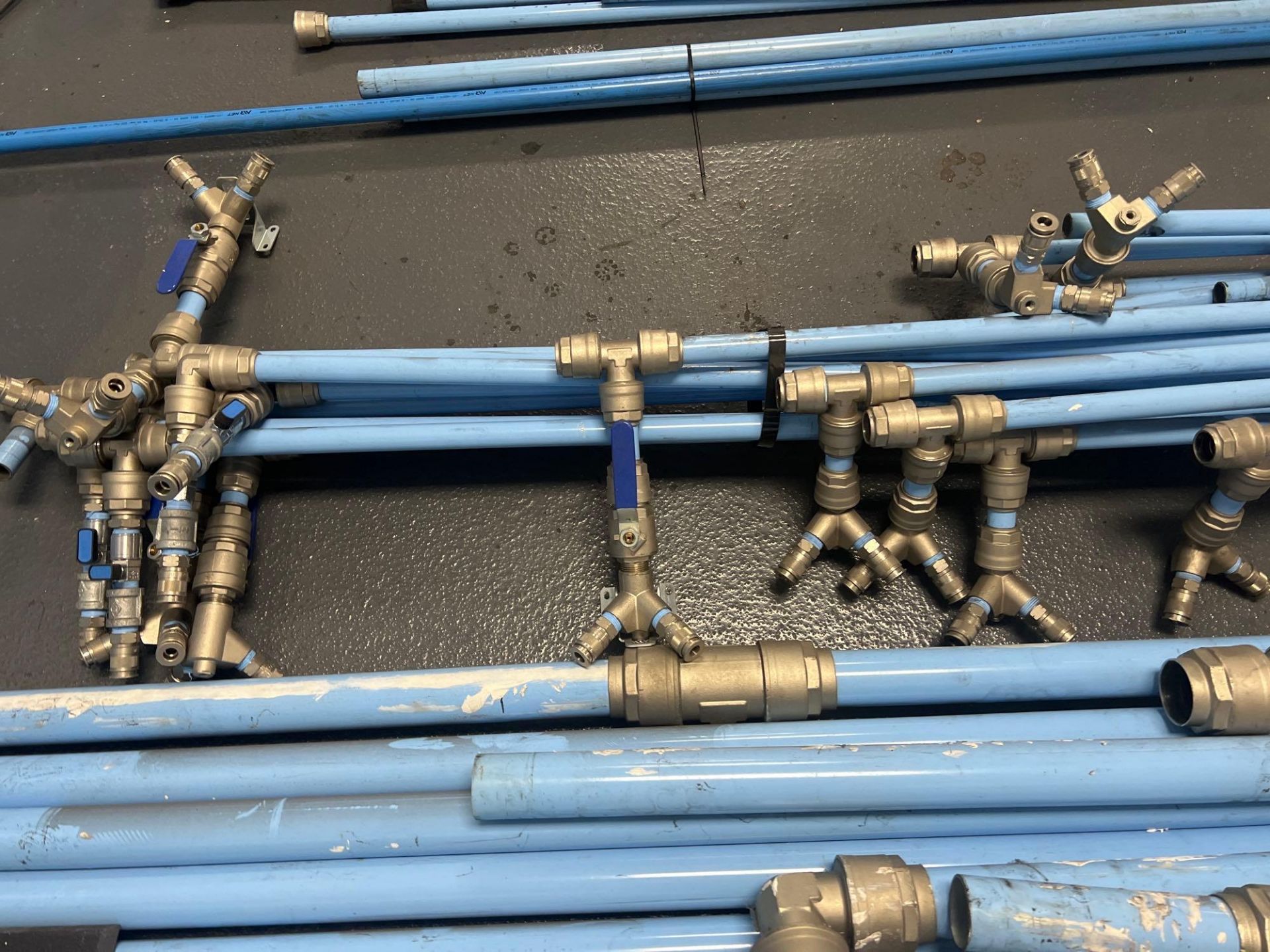 ASSORTED SIZE COMPRESSED AIR PIPING, VALVES, AND FITTINGS - Image 8 of 14