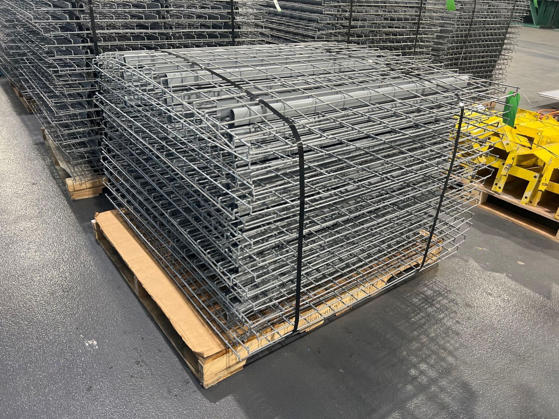 PALLET OF APPROX. 25 WIRE GRATES FOR PALLET RACKING, APPROX. DIMENSIONS 43" X 45" - Image 3 of 4