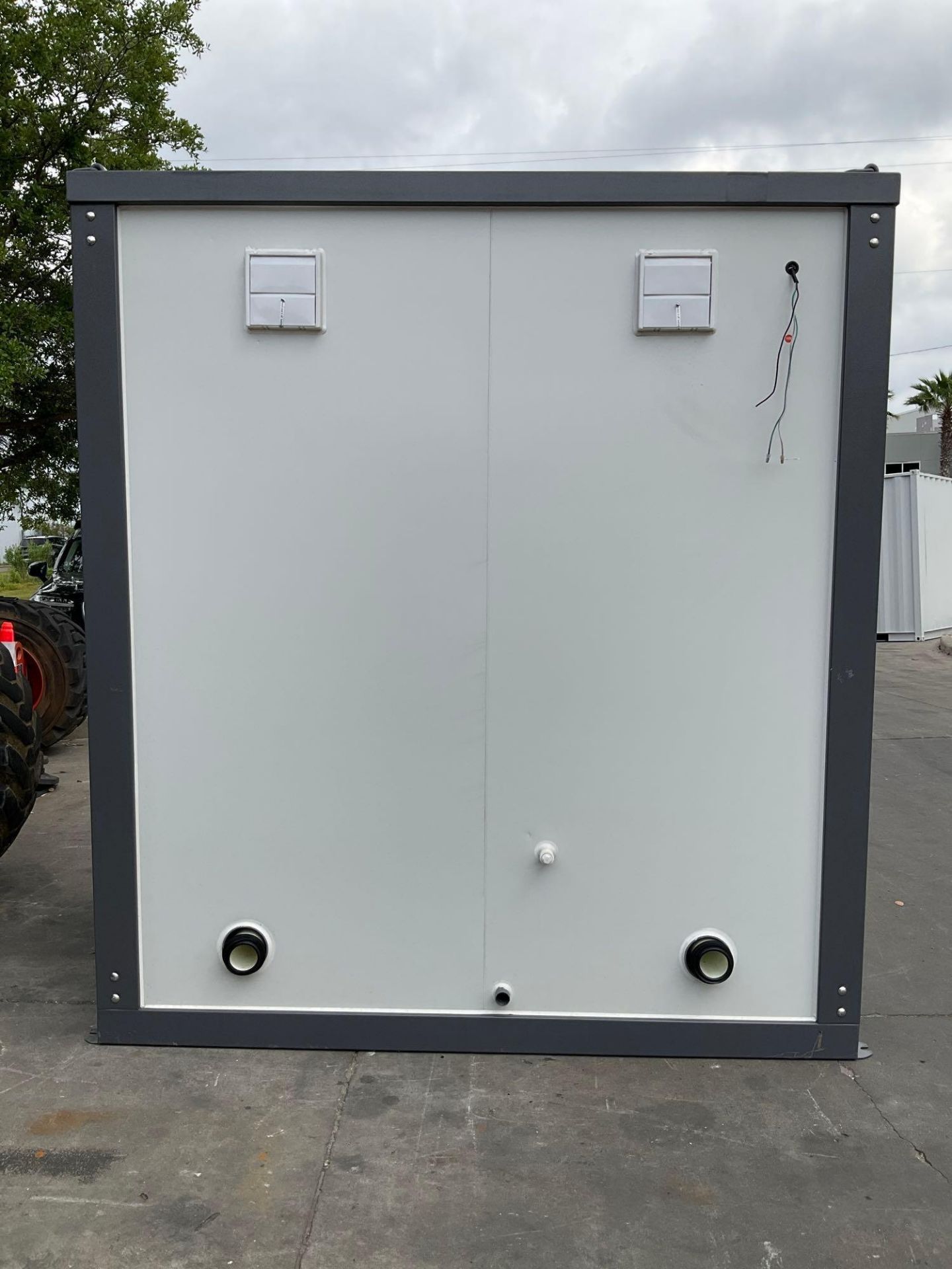 UNUSED PORTABLE DOUBLE BATHROOM UNIT, 2 STALLS, ELECTRIC & PLUMBING HOOK UP WITH EXTERIOR PLUMBIN... - Image 3 of 14
