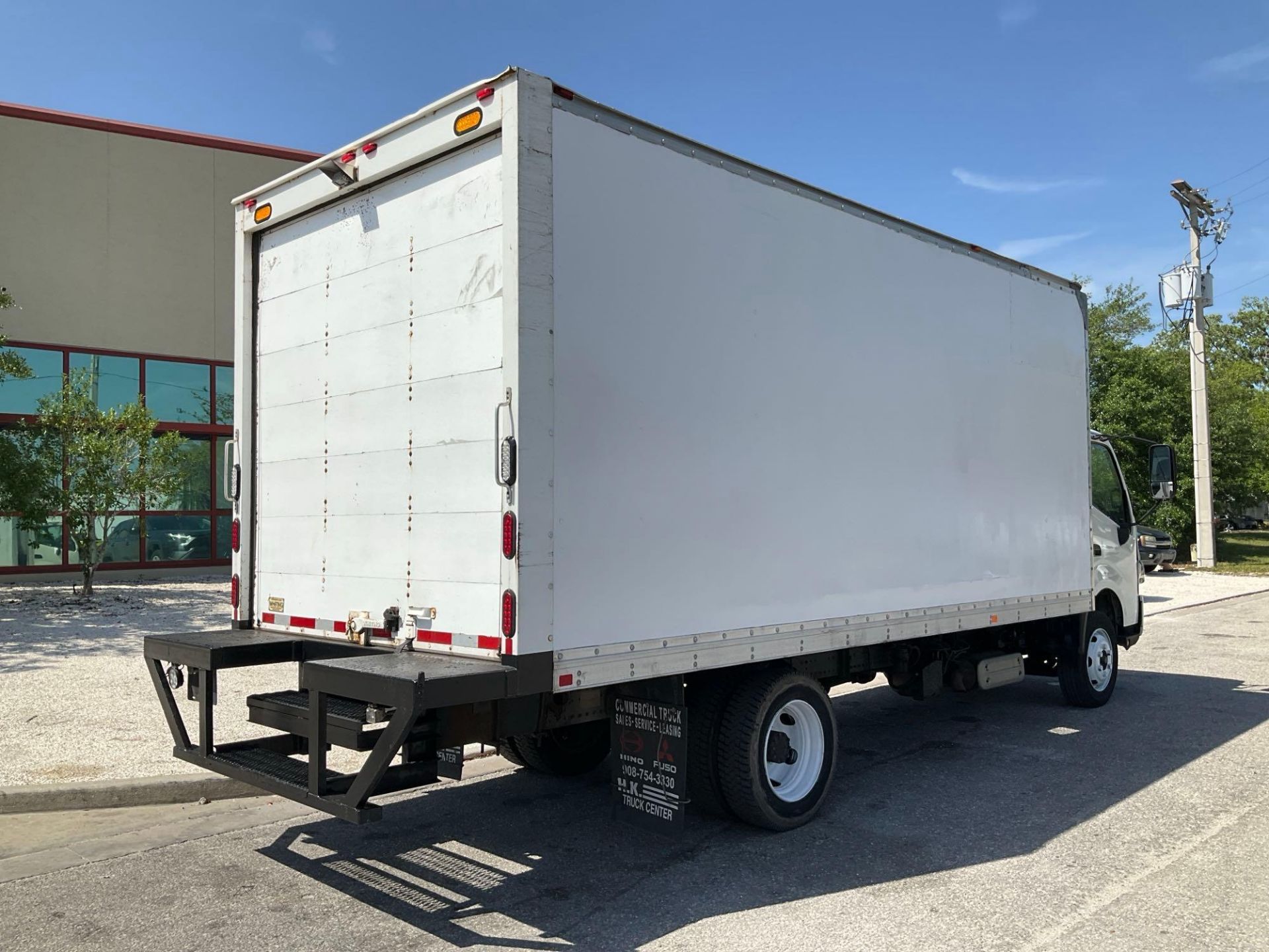2017 HINO 740 BOX TRUCK, DIESEL , APPROX GVWR 17,950 LBS, BOX BODY APPROX 18FT, ETRACKS, BACK UP ... - Image 5 of 29