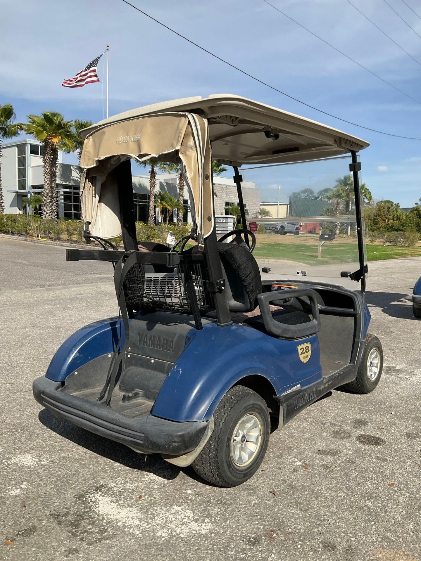 2015 YAMAHA GOLF CART MODEL YDREX5, ELECTRIC, 48VOLTS, BILL OF SALE ONLY , BATTERY CHARGER INCLUD... - Image 3 of 13