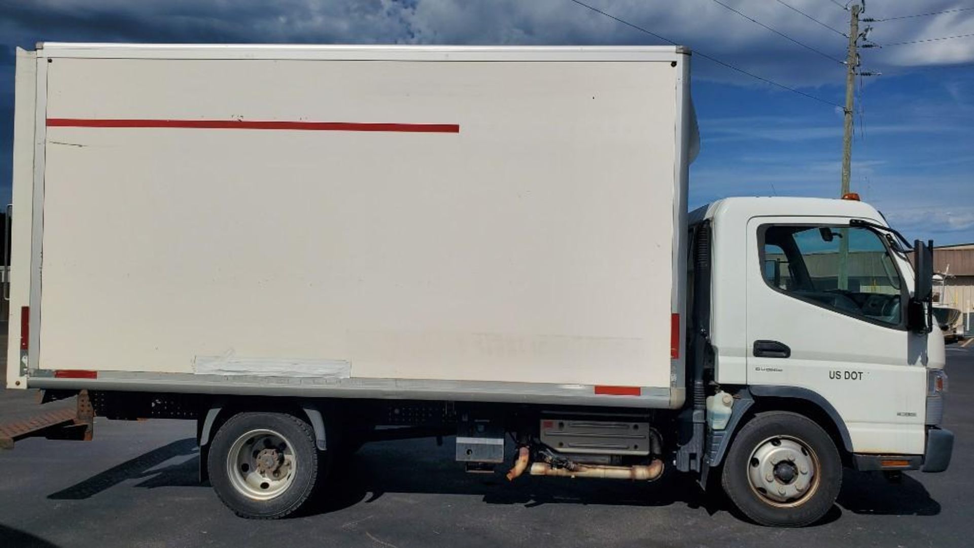 2015 MITSUBISHI FUSO FE180 BOX TRUCK APPROX 14' BOX, DIESEL ENGINE, AUTOMATIC TRANSMISSION - Image 2 of 39