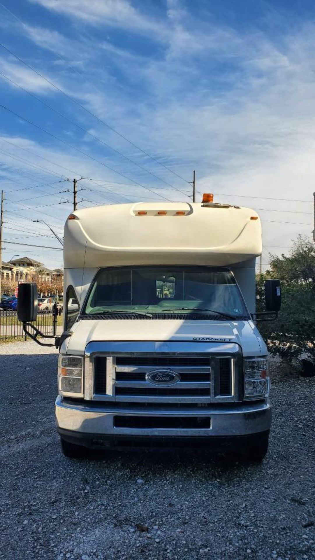 2018 FORD ECONOLINE 450 SHUTTLE BUS, GAS AUTOMATIC, 28 PASSENGER SEATING - Image 6 of 31