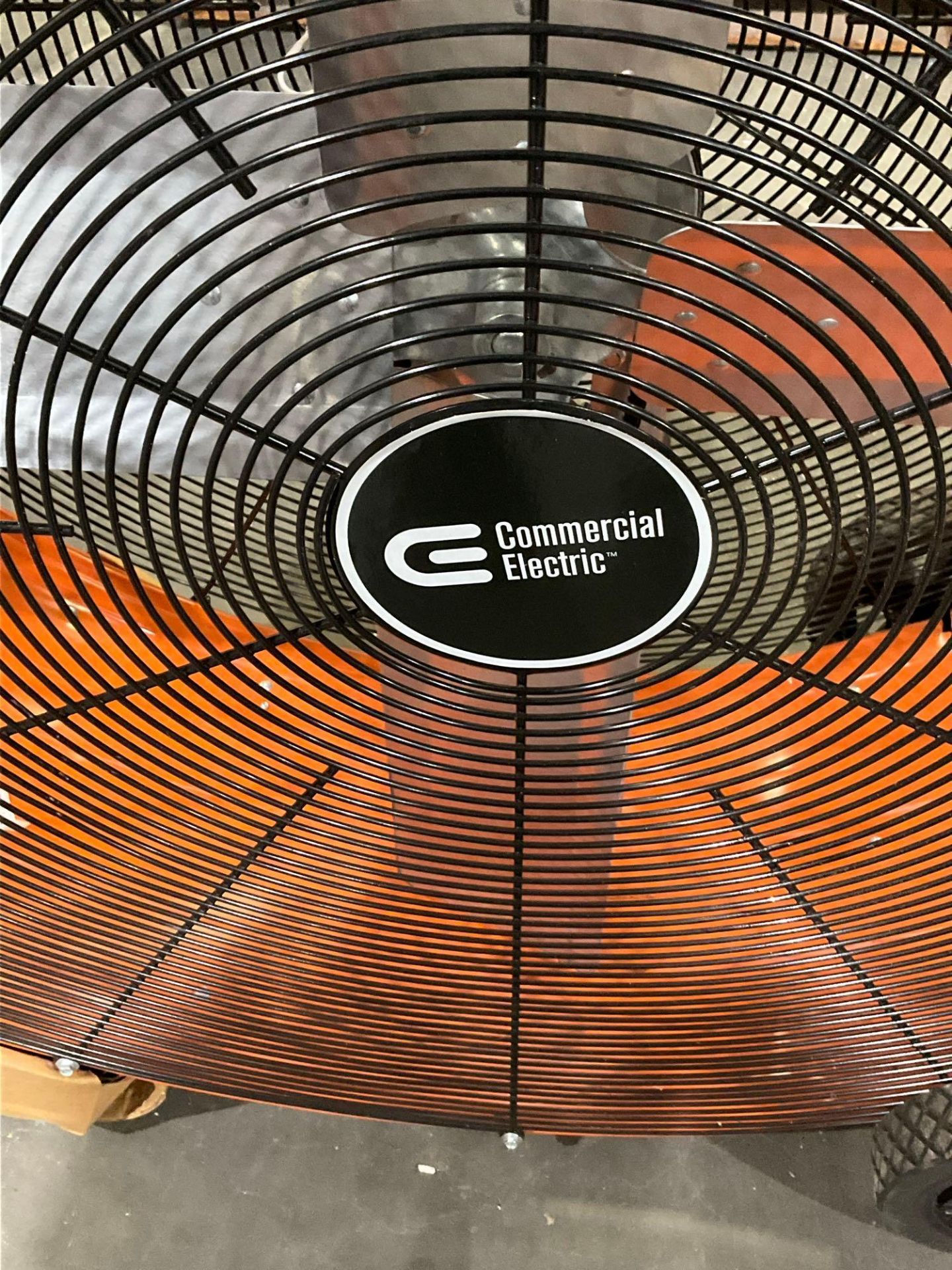 UNUSED 42" COMMERCIAL ELECTRIC  PORTABLE BARREL FAN - Image 6 of 12