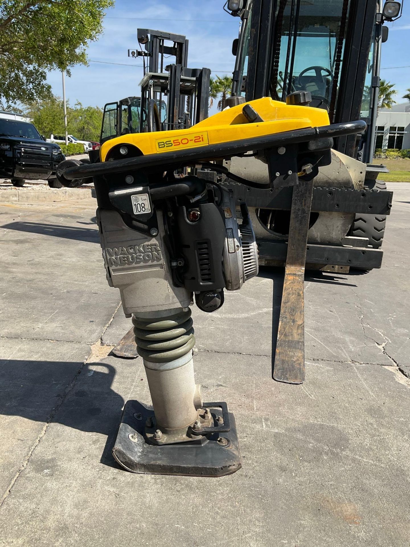 WACKER NEUSON RAMMER BS50-2I, GAS POWERED, APPROX 1.7 KW, APPROX 2.2 HP, RUNS & OPERATES - Image 6 of 11