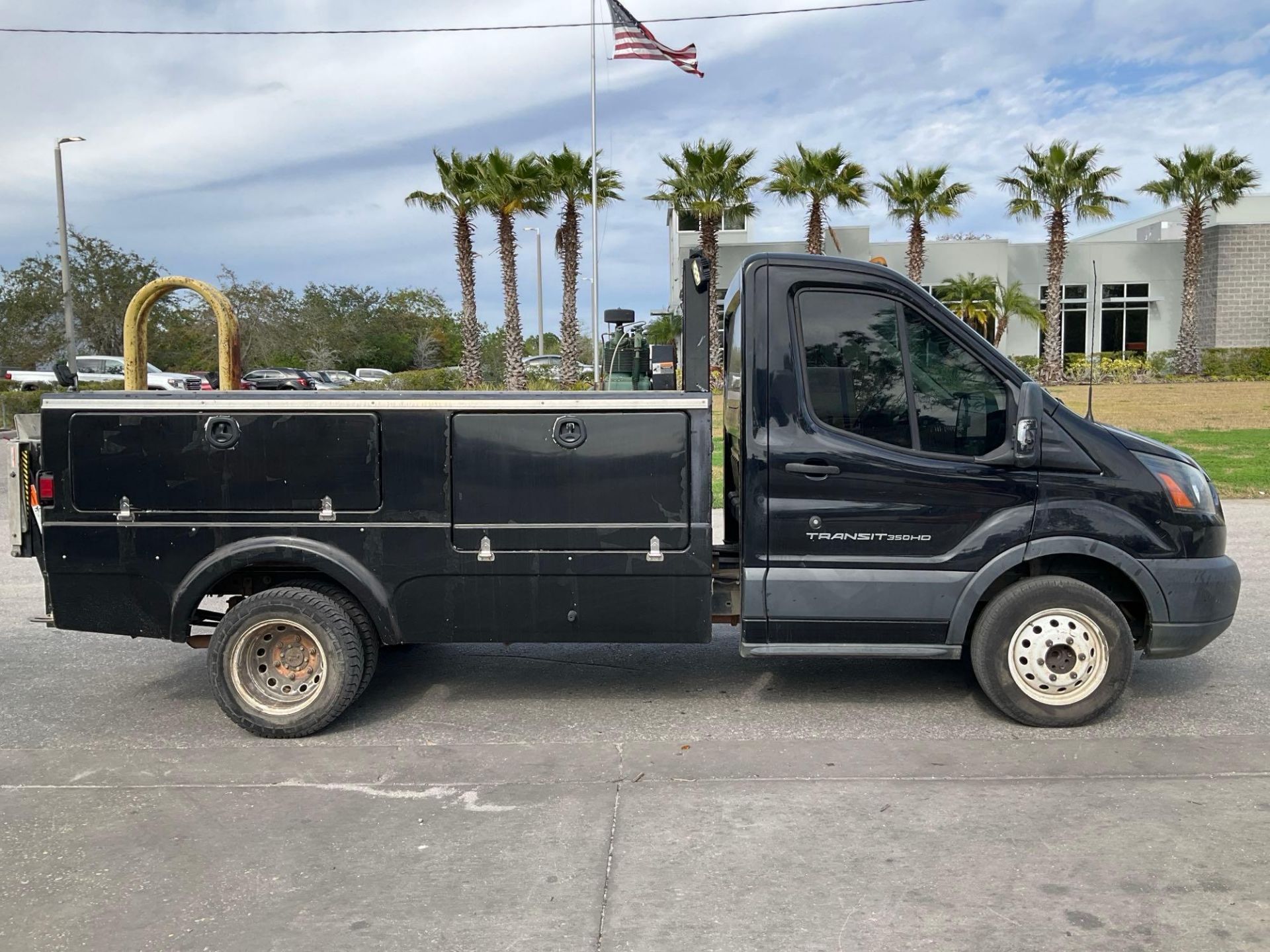 2017 FORD TRANSIT T-350 HD DRW UTILITY TRUCK , GAS POWERED AUTOMATIC, APPROX GVWR 9950LBS, STELLA... - Image 6 of 35