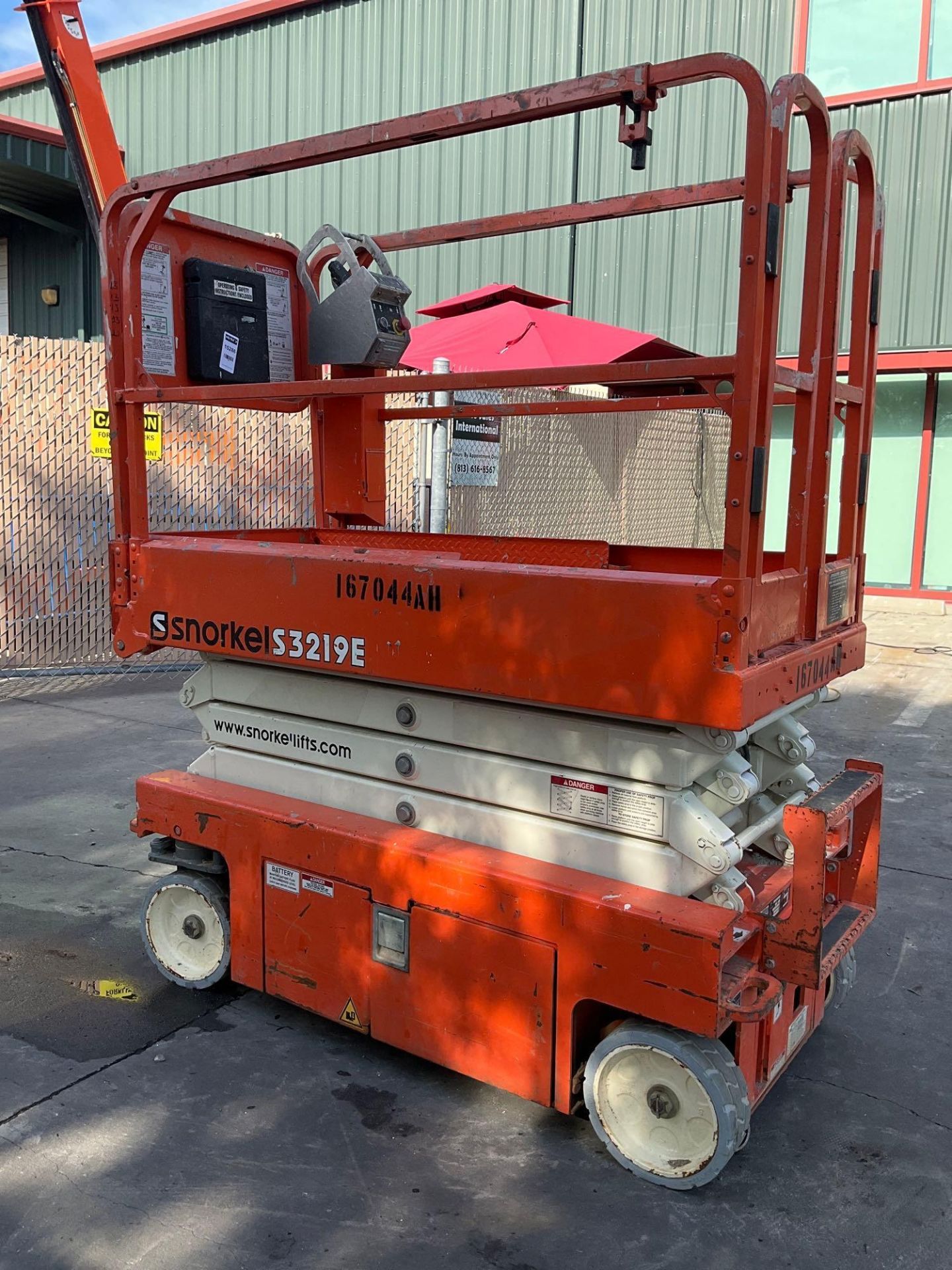 2016 SNORKEL SCISSOR LIFT MODEL S3219E ANSI , ELECTRIC, APPROX MAX PLATFORM HEIGHT 19FT, NON MARK... - Image 6 of 11