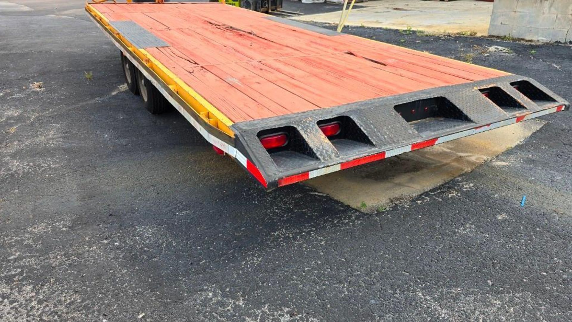 ECONOLINE DUAL AXLE TILT TRAILER - Image 3 of 11