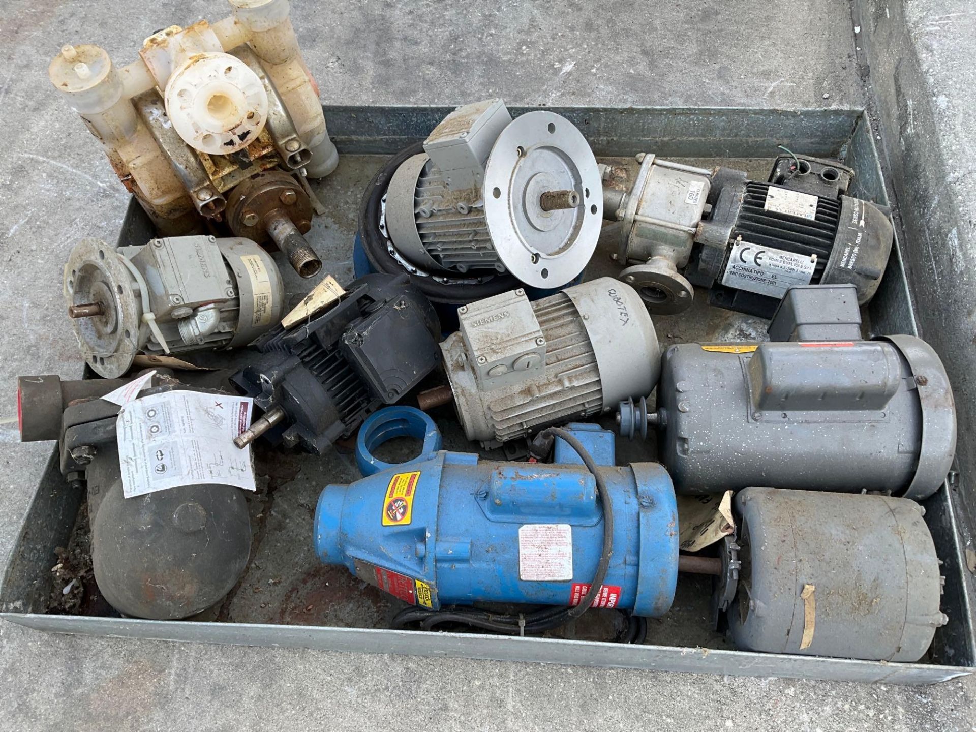 ASSORTED PALLET OF MOTORS AND PUMPS - Image 5 of 9