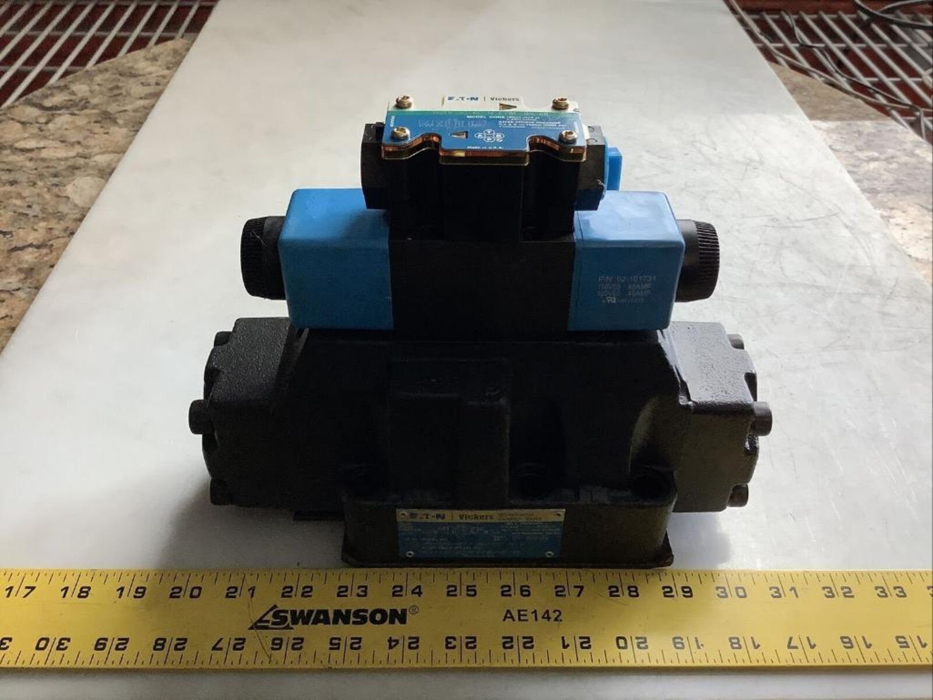 EATON VICKERS DG5V-8-S-6C-T-M-FTWL-B-10 SOLENOID HYDRAULIC VALVE 5000PSI - Image 5 of 5