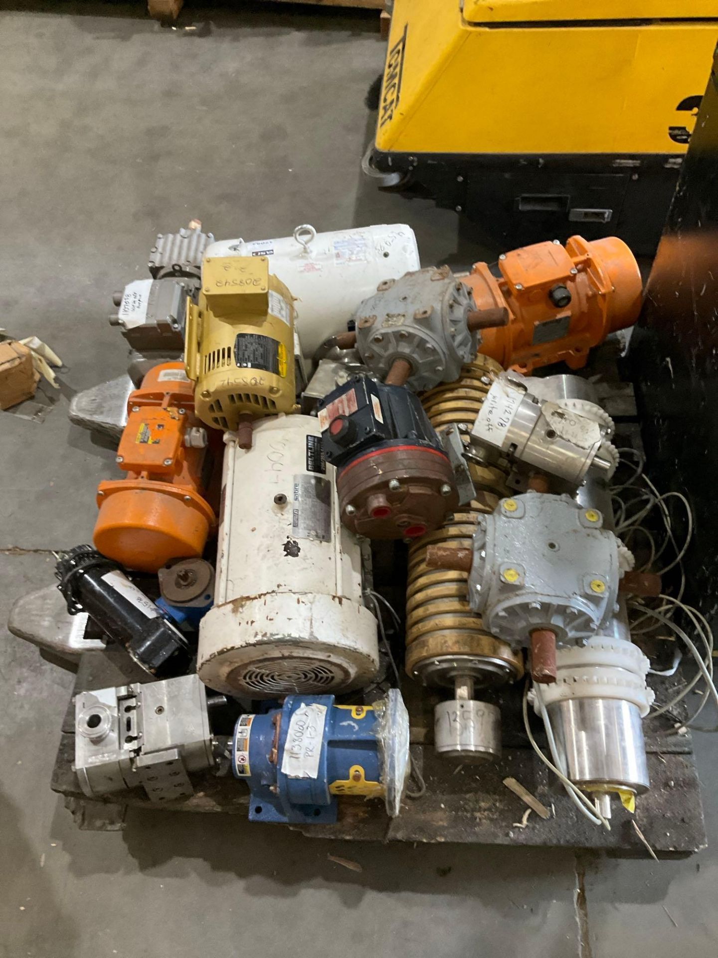 LOT OF MOTORS AND PUMPS; BRANDS INCLUDING BALDOR RELIANCE, UNIBLOC-PD, SEW, ITALVIBRAS; INCLUDING ( - Image 2 of 14