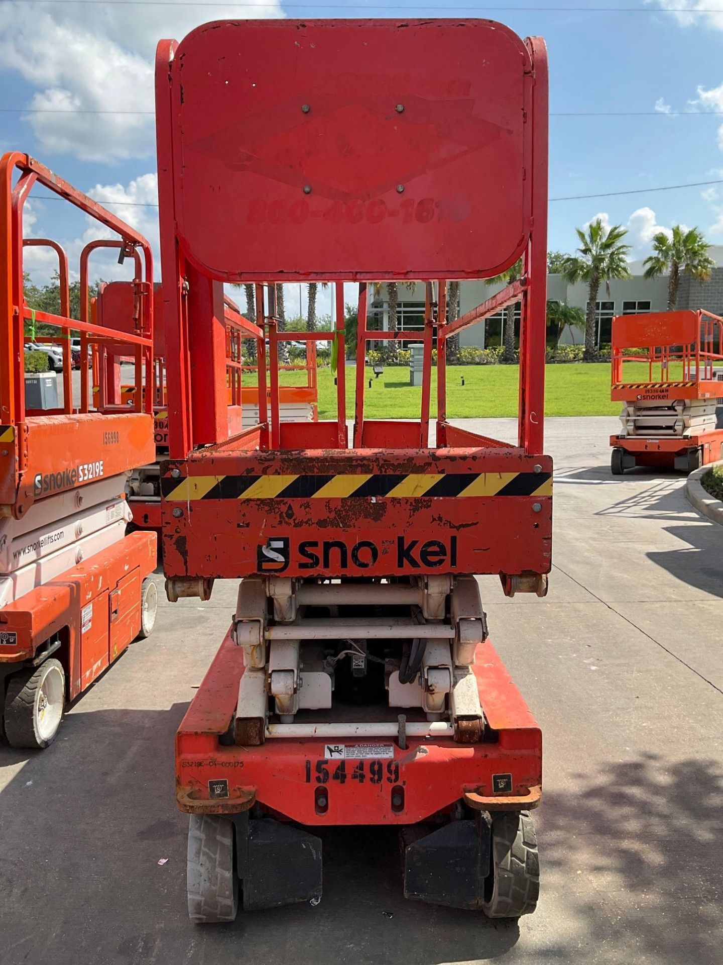 2014 SNORKEL SCISSOR LIFT MODEL S3219E ANSI , ELECTRIC, APPROX MAX PLATFORM HEIGHT 19FT, NON MARK... - Image 4 of 10