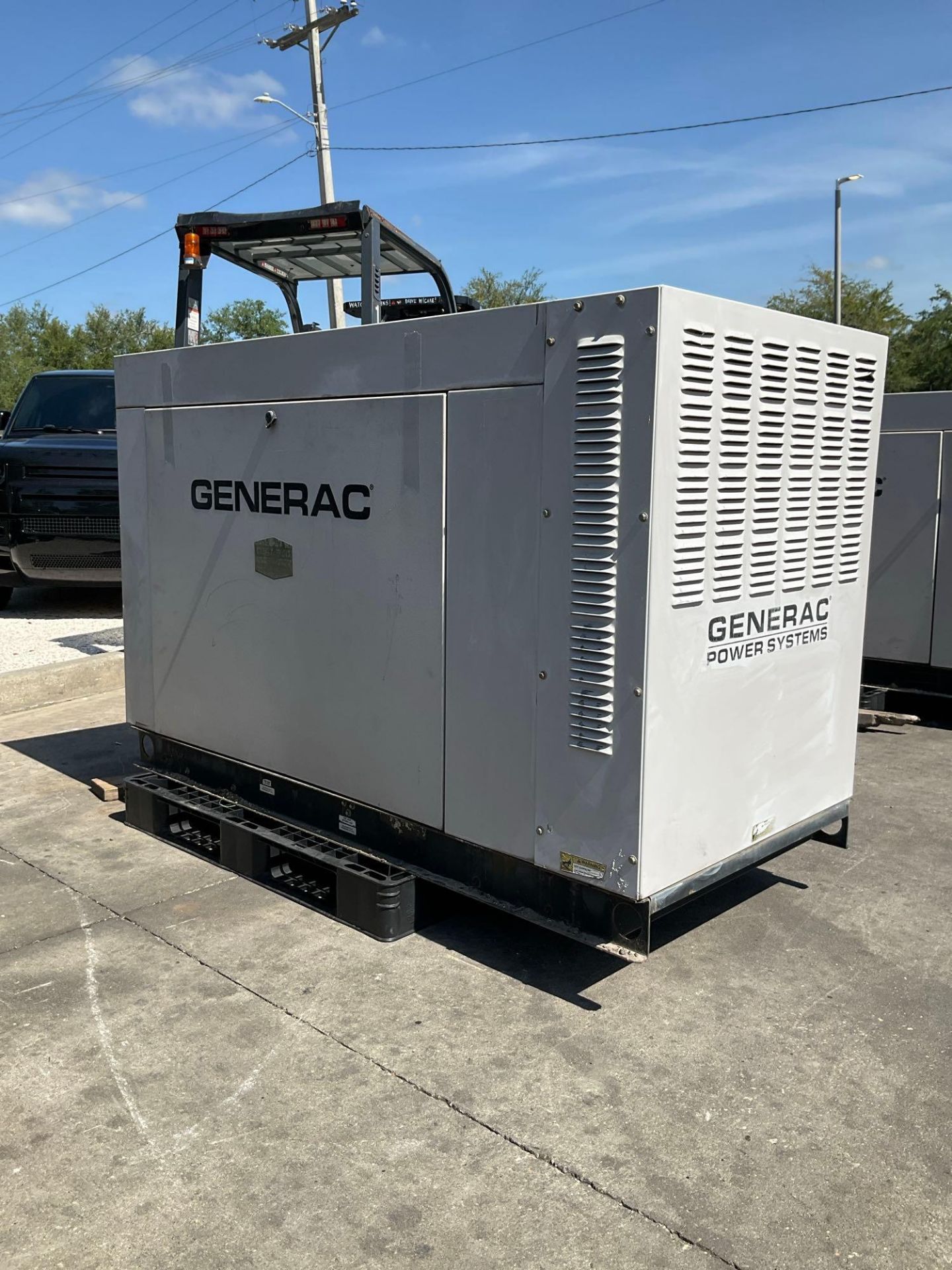 GENERAC 30KW GENERATOR , LP / NG POWER, RUNS AND OPERATES