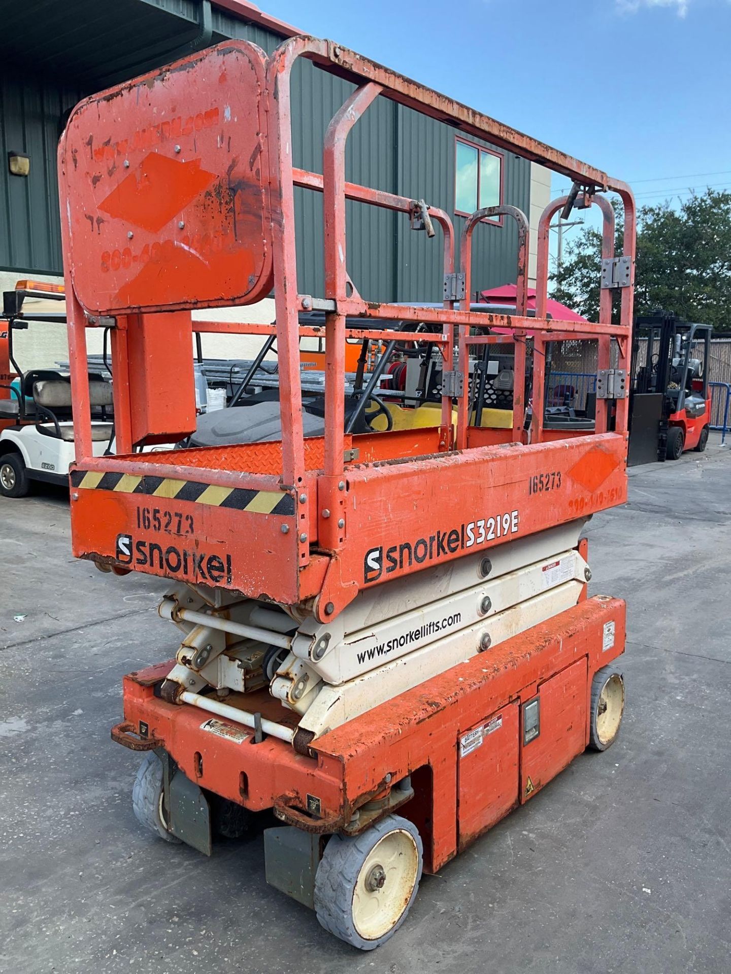 2015 SNORKEL SCISSOR LIFT MODEL S3219E ANSI , ELECTRIC, APPROX MAX PLATFORM HEIGHT 19FT, NON MARK... - Image 5 of 12