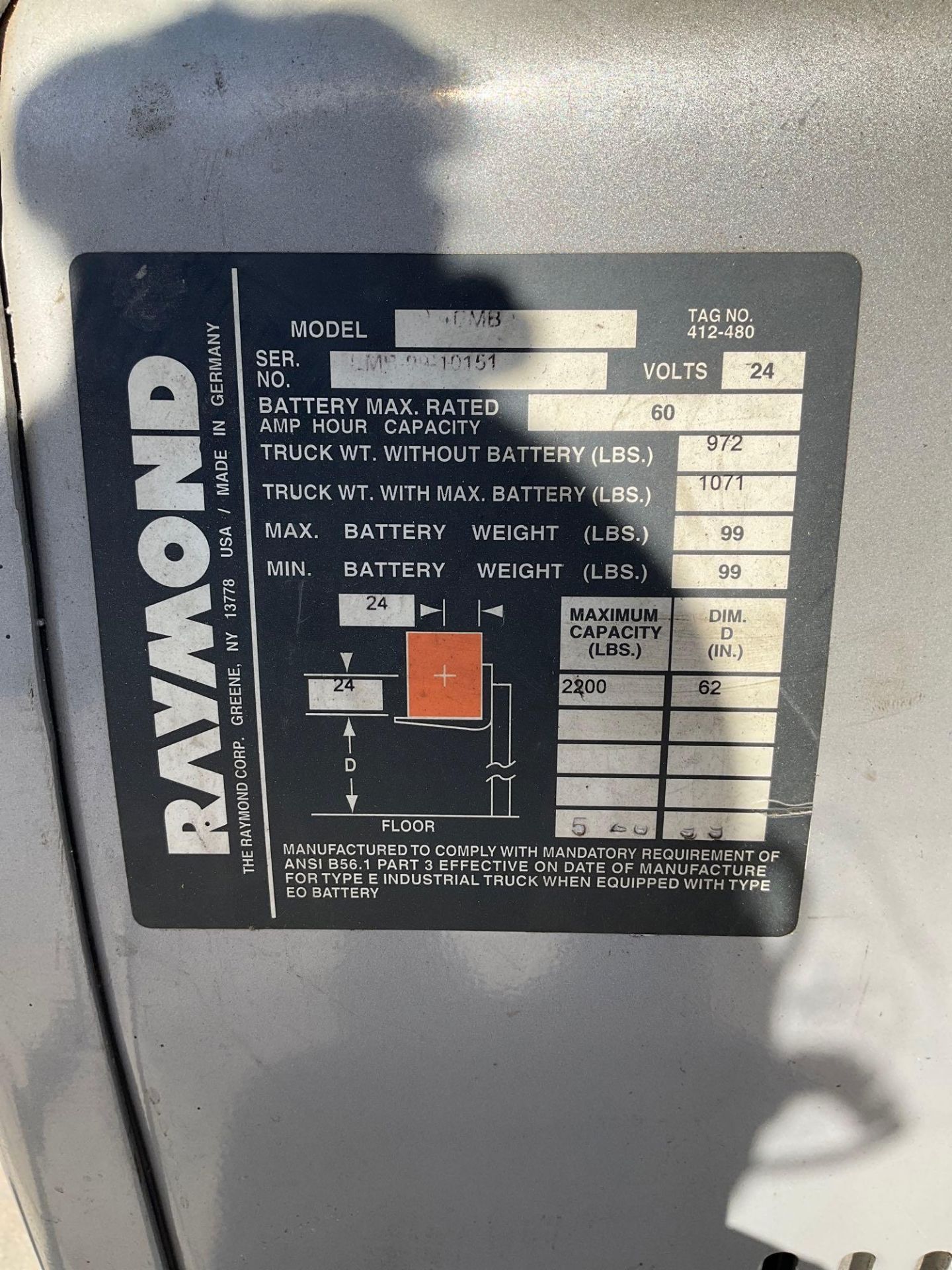 RAYMOND WALK BEHIND WALKIE-STACKER, ELECTRIC, APPROX 24VOLTS, APPROX MAX CAPACITY 2200LBS, APPROX - Image 9 of 10