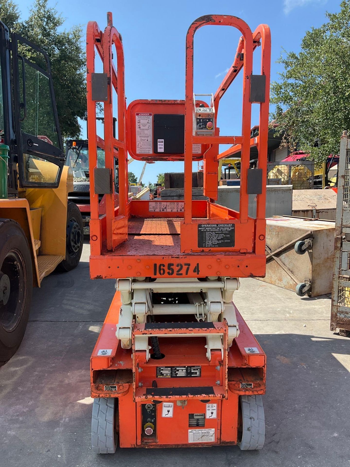 2016 SNORKEL SCISSOR LIFT MODEL S3219E ANSI , ELECTRIC, APPROX MAX PLATFORM HEIGHT 19FT, NON MARK... - Image 7 of 11