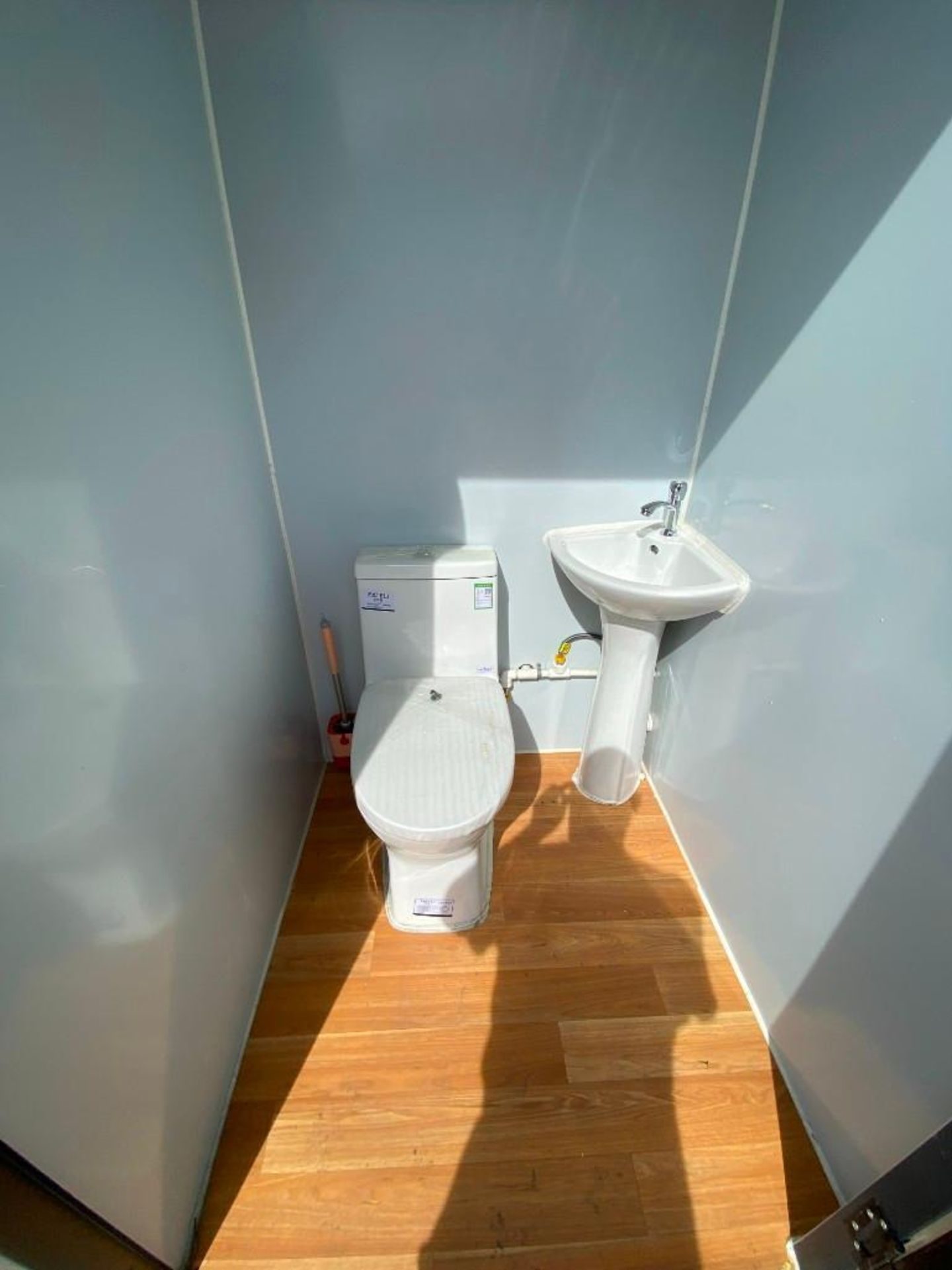 UNUSED 2023 DOUBLE STALL PORTABLE BATHROOM , SINK, TOILET, TOILET PAPER HOLDER, LIGHTS, APPROX 48 W - Image 4 of 6