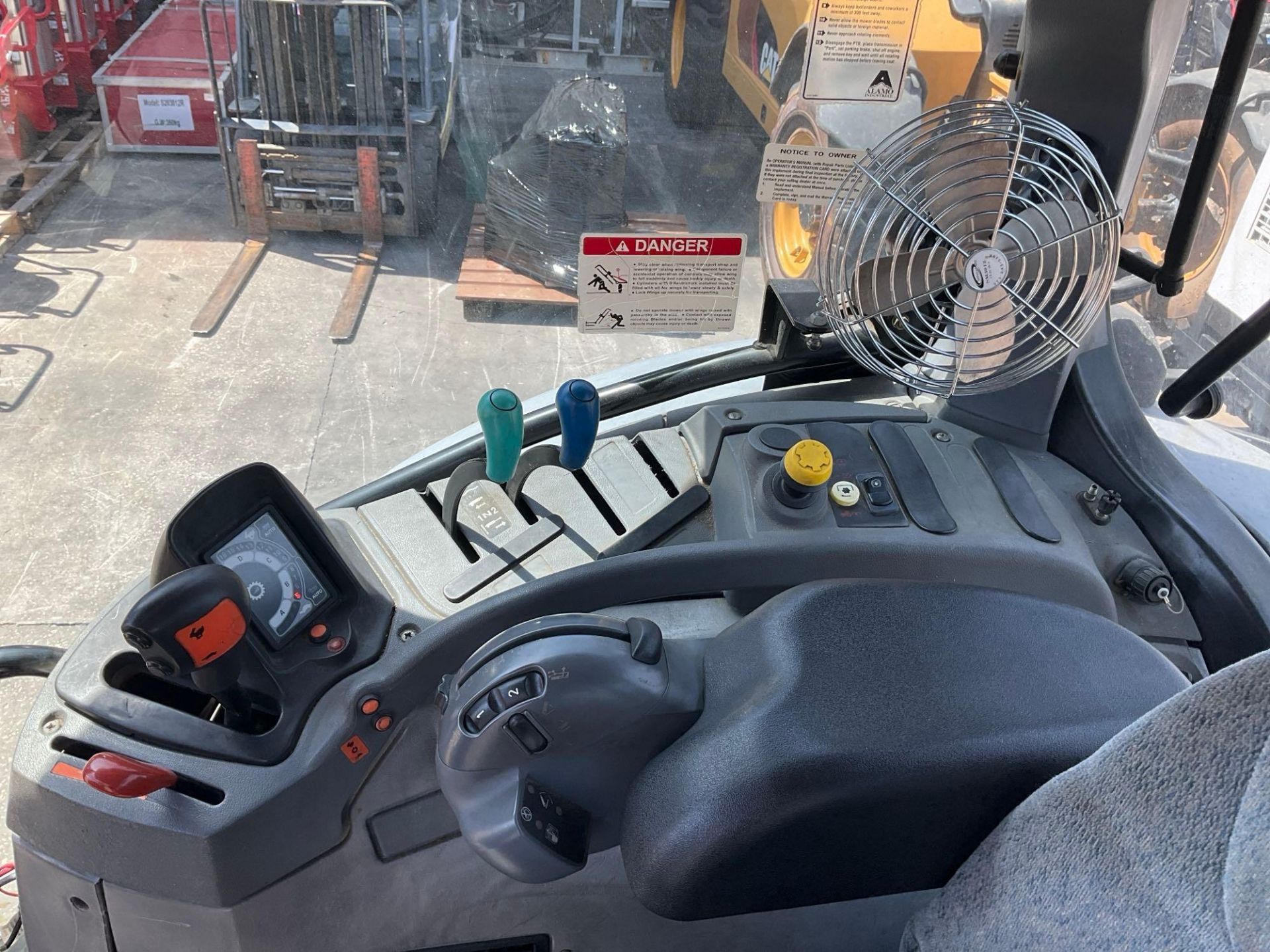 NEW HOLLAND TS135A TRACTOR, DIESEL, ENCLOSED CAB, 4WD , COLD AC, RUNS & OPERATES - Image 10 of 17
