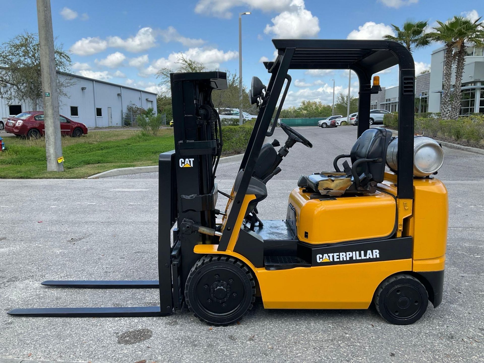 CATERPILLAR FORKLIFT MODEL GC20K, LP POWERED, APPROX MAX CAPACITY 4000LBS, APPROX MAX HEIGHT 160"