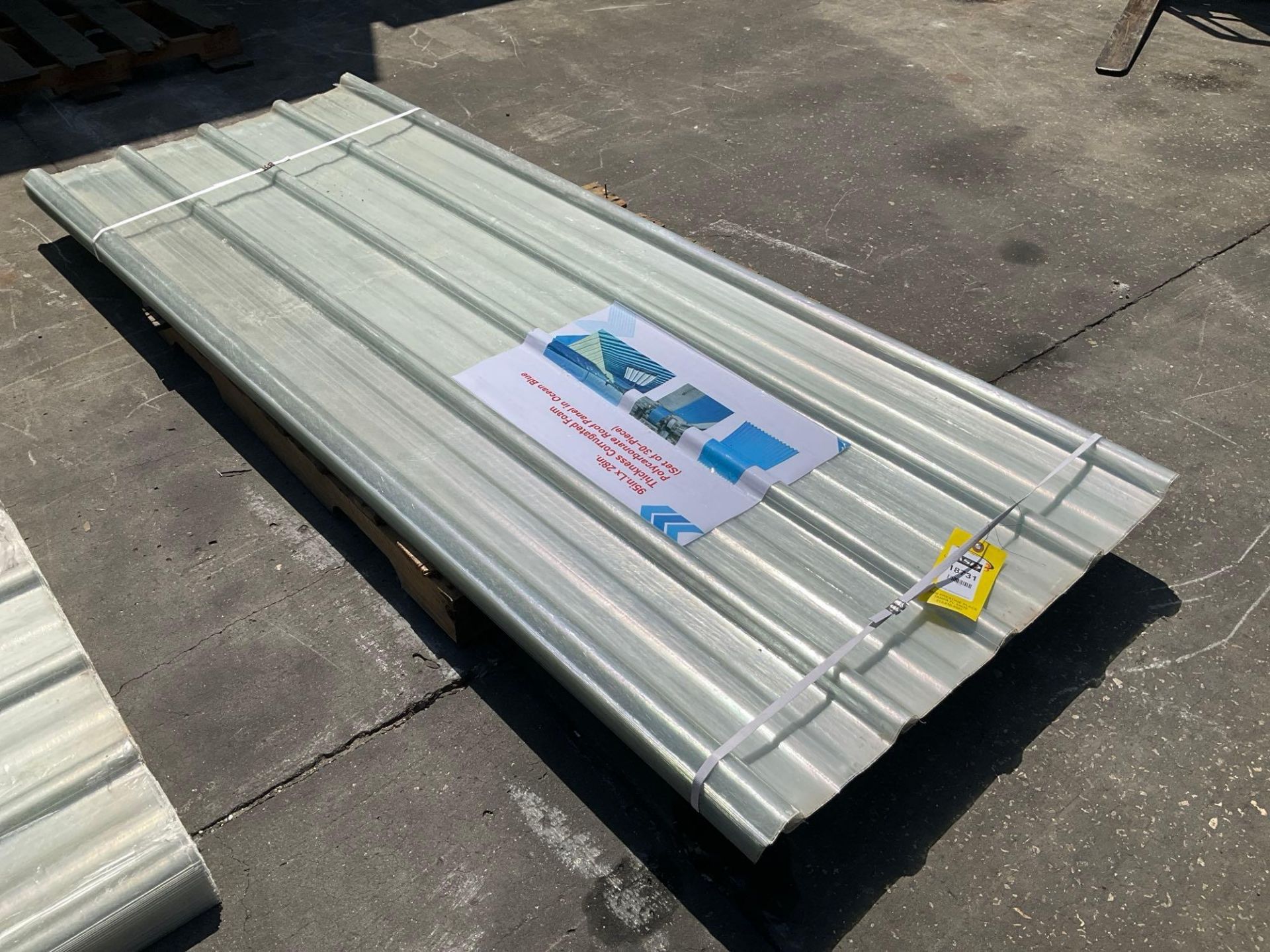 UNUSED POLYCARBONATE ROOF PANEL , THICKNESS CORRUGATED FOAM, APPROX 95" L x 28" , APPROX 30 PIECE - Image 4 of 8
