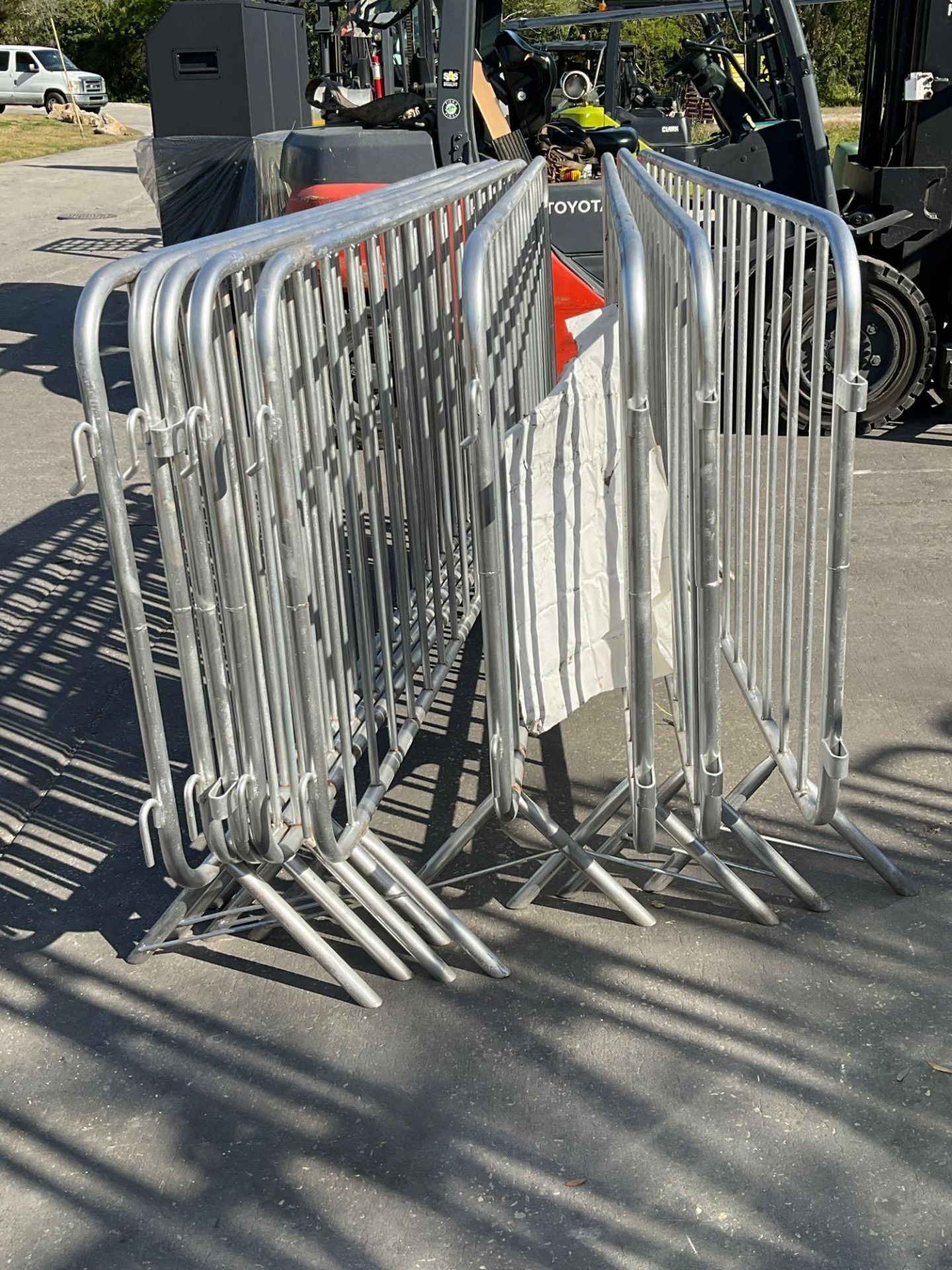 UNUSED 9PCS GALVANIZED CONSTRUCTION SITE / CROWD CONTROL FENCE/BARRICADES, APPROX 4FT x 8FT - Image 3 of 5