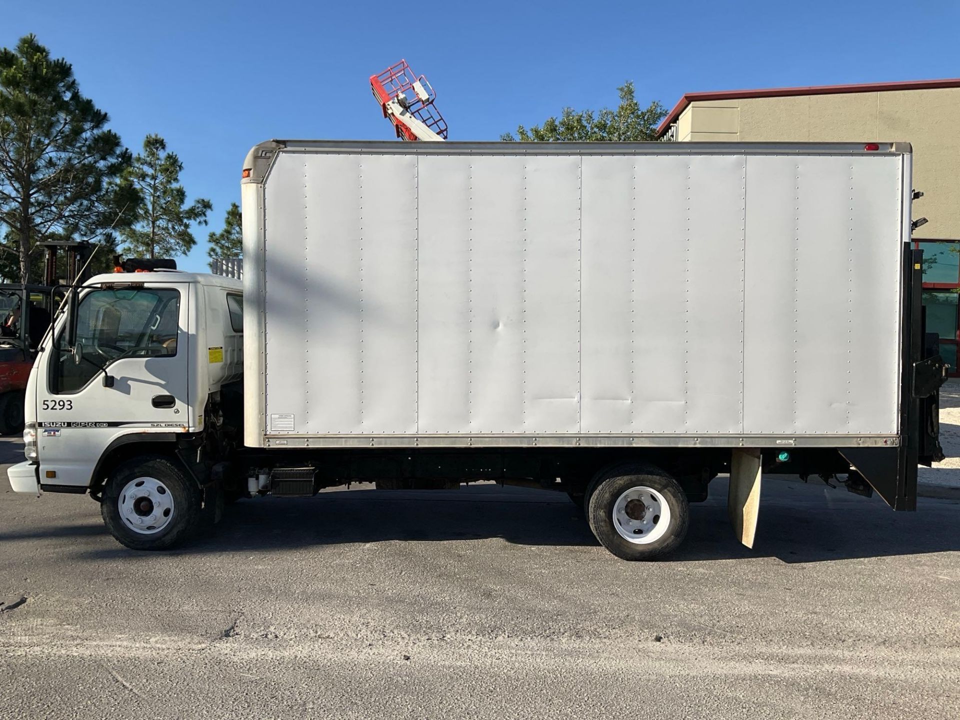 2007 ISUZU NPR BOX TRUCK, DIESEL AUTOMATIC, APPROX GVWR 14,500LBS, BOX BODY APPROX 16FT, POWER LO... - Image 7 of 23